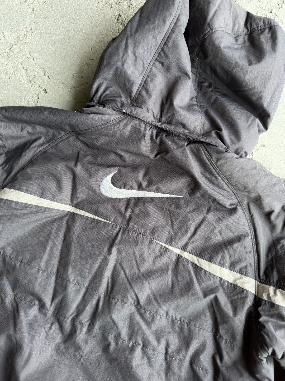 Nike Vintage Y2K Nike Puffer Jacket Big Swoosh 2000s Size US M / EU 48-50 / 2 - 4 Thumbnail