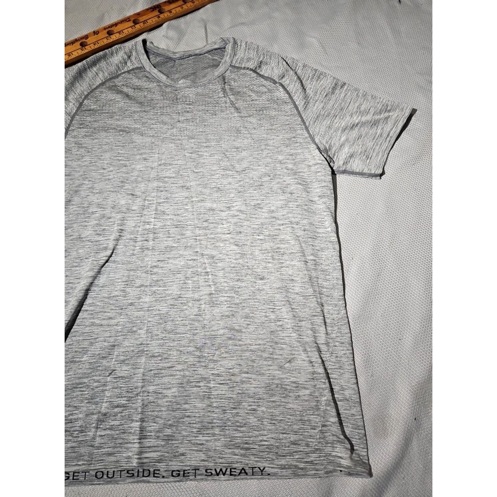 Lululemon Lululemon Shirt Mens M Gray Metal Vent Tech Camo Active Performance Stretch Tee Size US M / EU 48-50 / 2 - 3 Thumbnail
