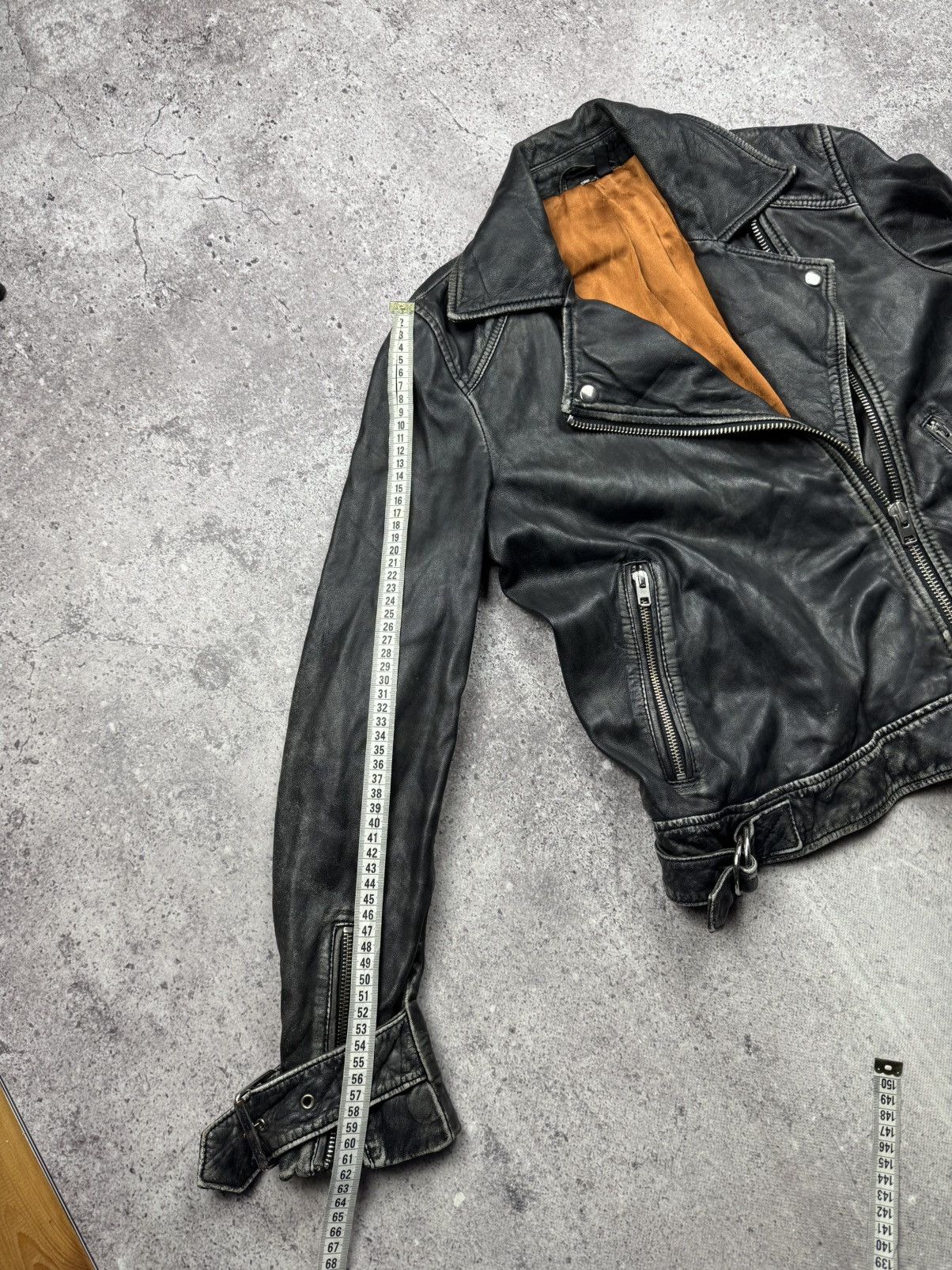 Japanese Brand VINTAGE 90S CROPPED BLACK LEATHER DISTRESSED BIKER JACKET Size US S / EU 44-46 / 1 - 18 Thumbnail