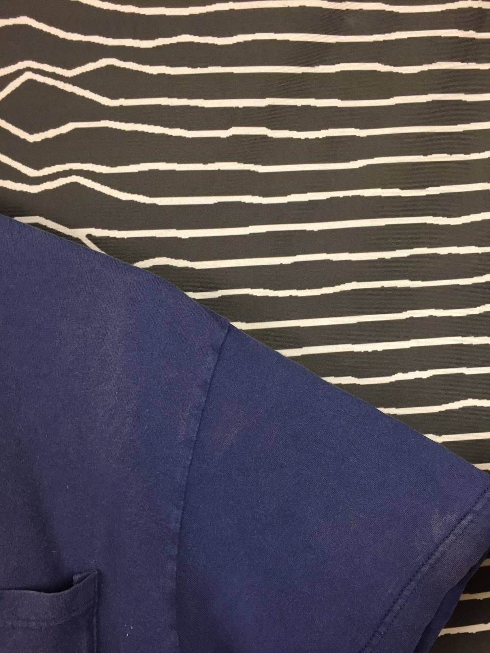 Vintage Vtg Fruit of the Loom Faded Navy Blue Blank Pocket Tee Size US L / EU 52-54 / 3 - 5 Thumbnail