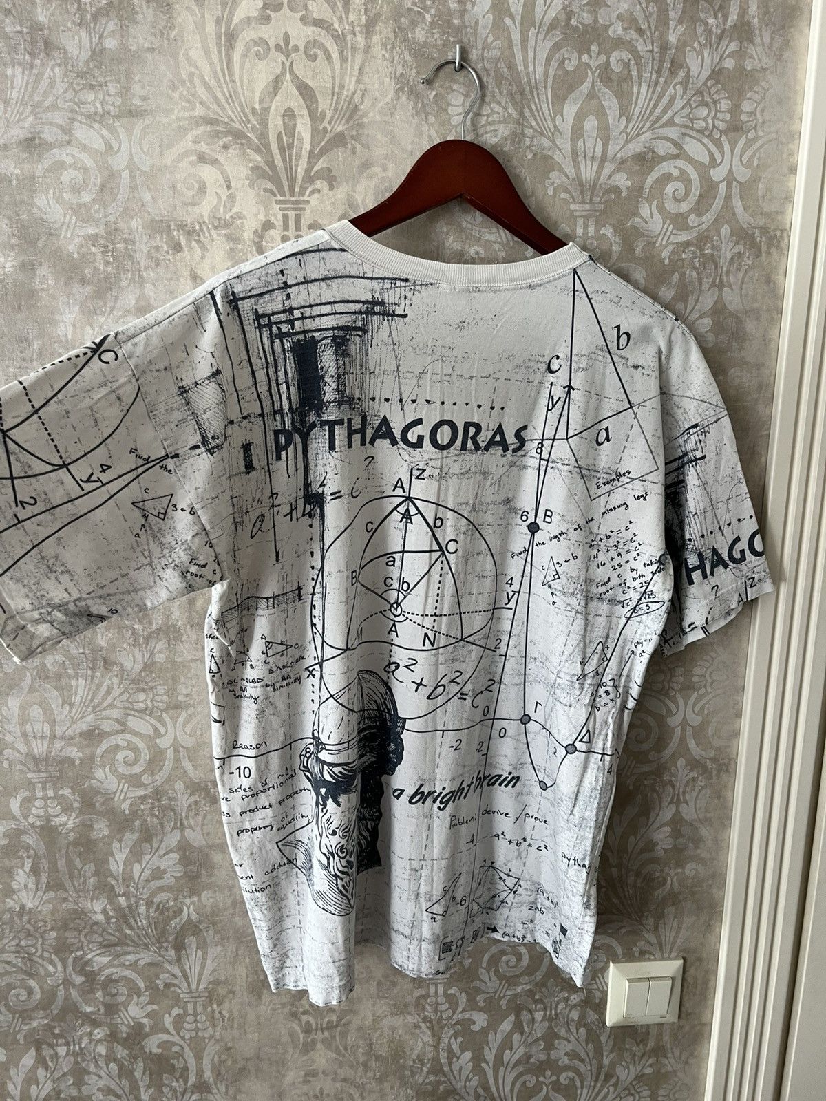 Vintage Vintage Pythagoras Graphic All Over Print Philosophy Tee Size US L / EU 52-54 / 3 - 13 Thumbnail