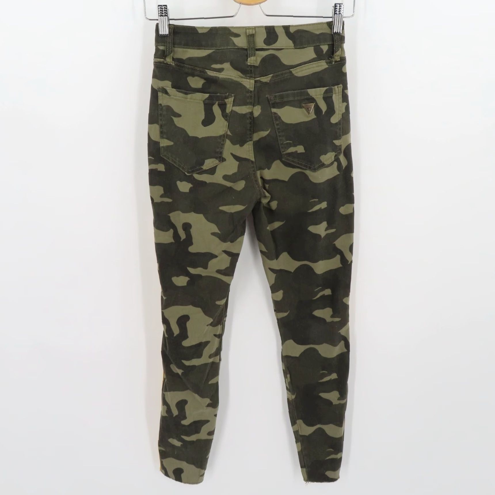 Guess GUESS Womens Pants 25 Green Camouflage Side Stripe Skinny Pockets Camouflage Green 25 Pants Womens Size 42" / US 20 - 4 Thumbnail