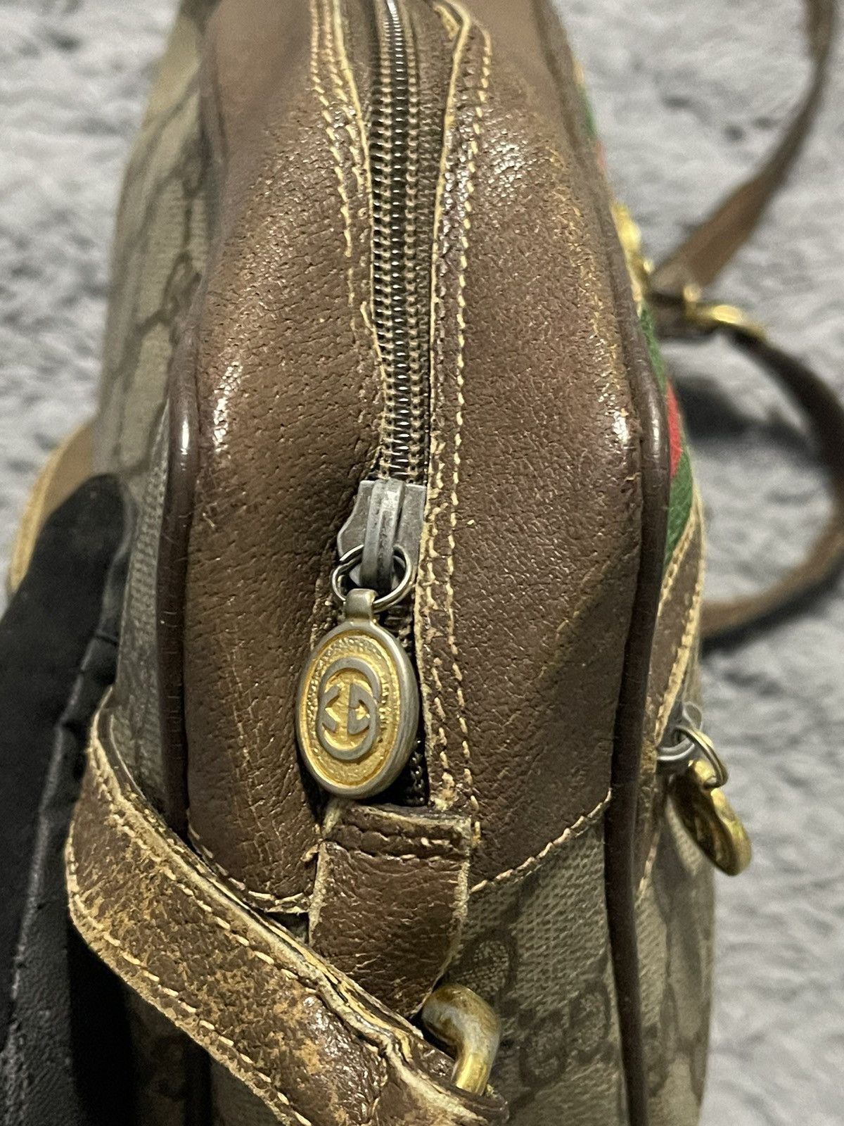 Gucci × Vintage Vintage Gucci Sling Bag Monogram Size ONE SIZE - 7 Thumbnail