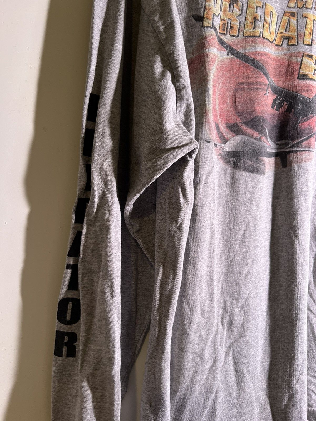 Vintage 90’s 2000’s Y2K VTG Vintage Predator B Military Airplane Tee Size US XL / EU 56 / 4 - 7 Thumbnail