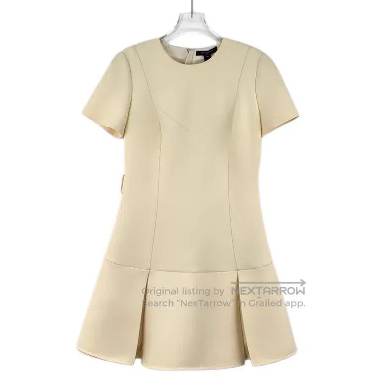 Louis Vuitton Louis Vuitton 24 Beige Sheep Wool Crew Neck Short Sleeve D Size XS / US 0-2 / IT 36-38 - 1 Thumbnail