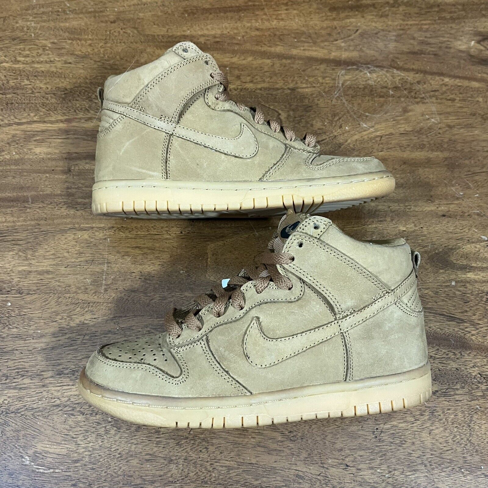 Nike Size 5.5 Women’s - Nike Dunk High Premium Brown Flax Suede Size US 5.5 / IT 35.5 - 2 Thumbnail