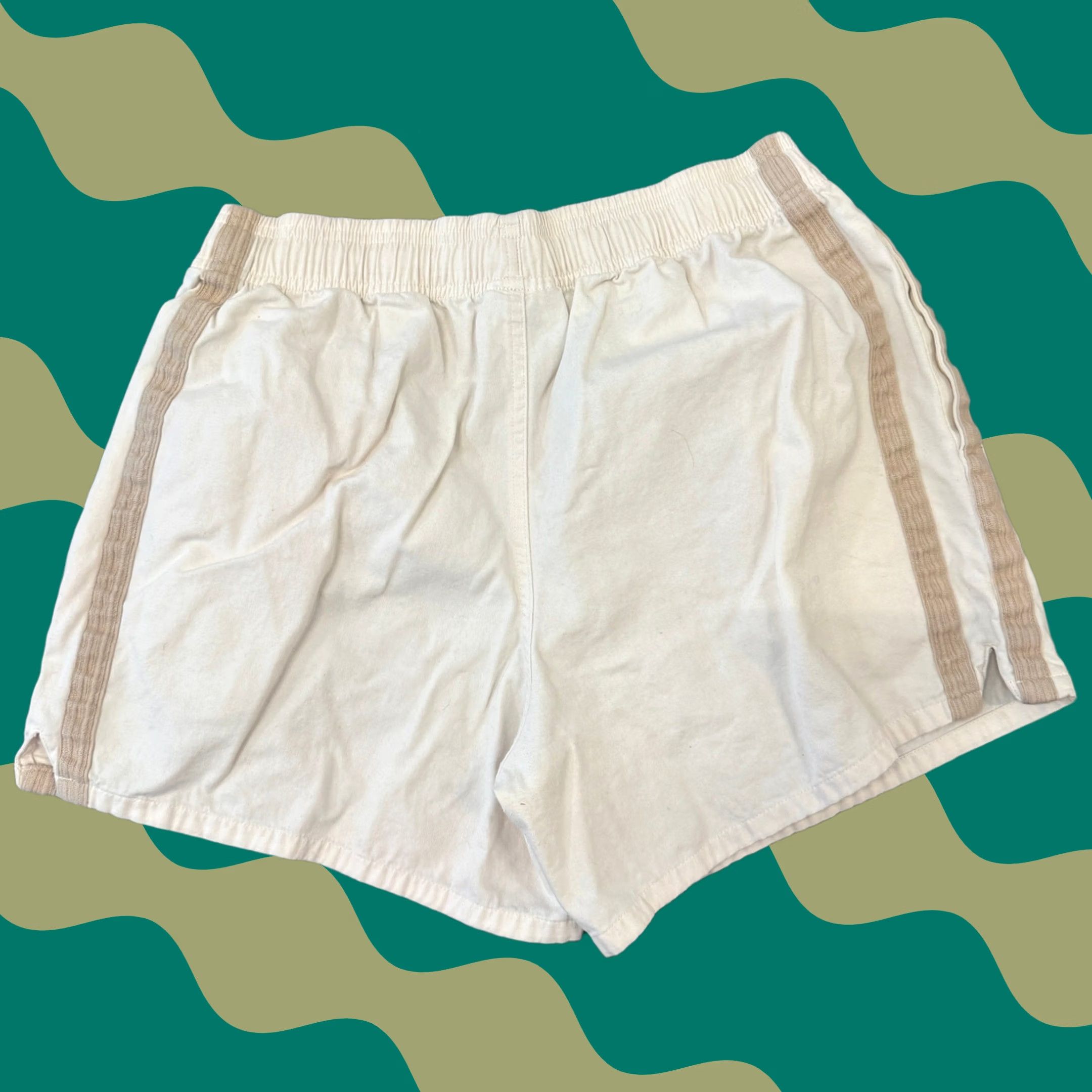 Champion VINTAGE Champion Patch Logo Cream Beige Medium Womens Boyfriend M Size 32" / US 10 / IT 46 - 1 Thumbnail