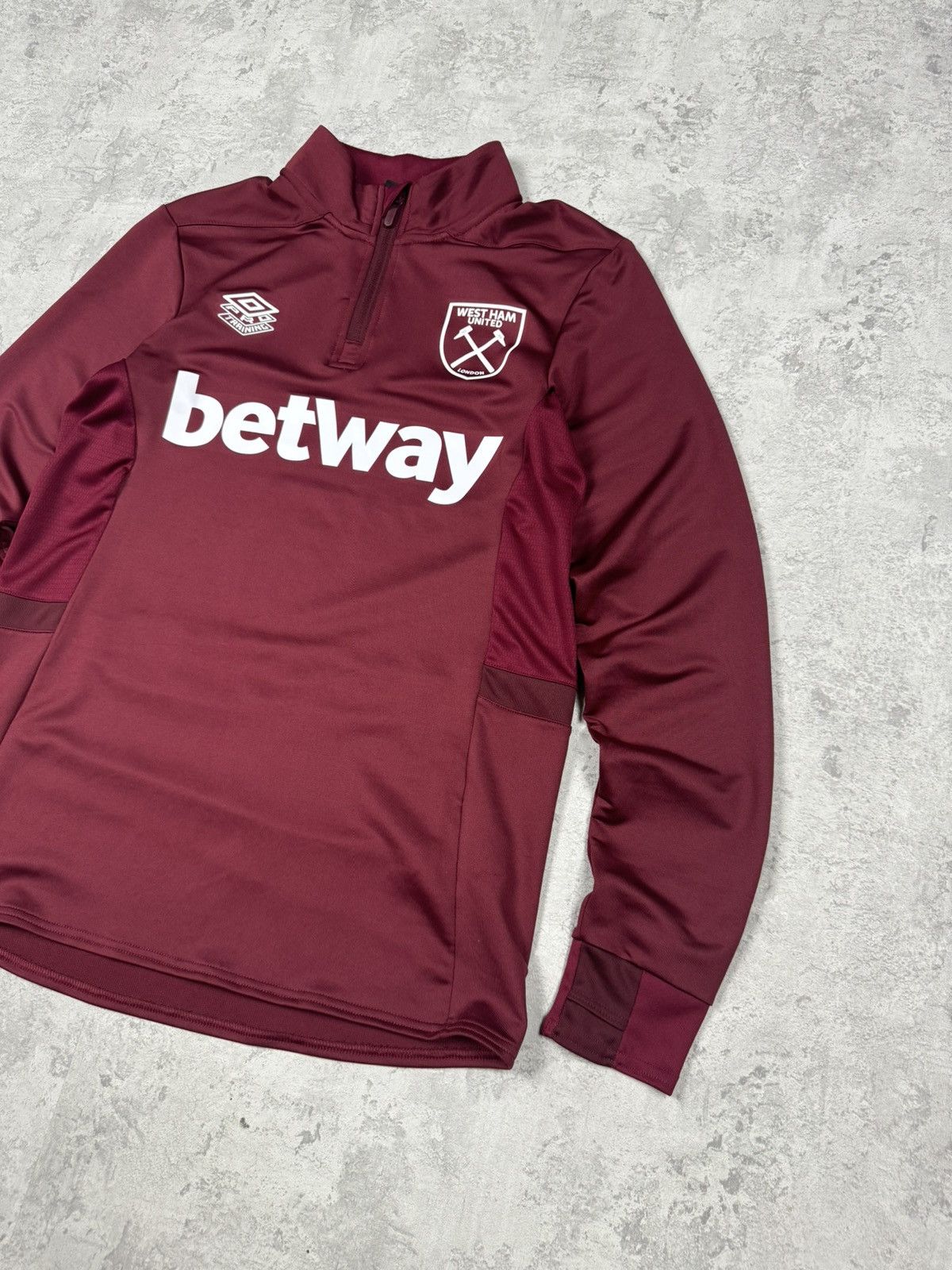Umbro 2021-22 West Ham Umbro 1/4 Zip Training Top Size M Size US M / EU 48-50 / 2 - 3 Thumbnail