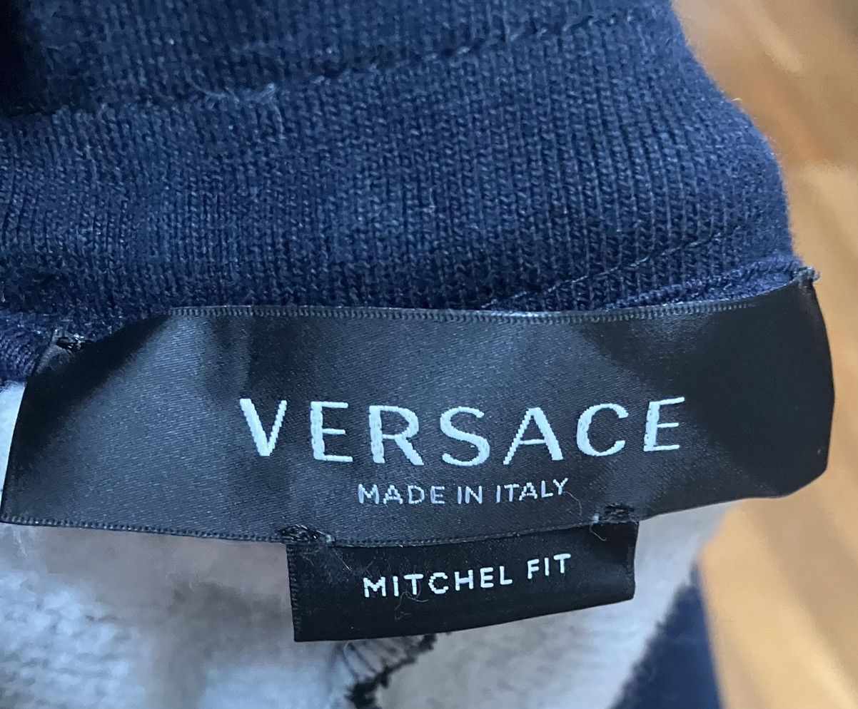 Versace versace logo training pants Size US 30 / EU 46 - 3 Thumbnail