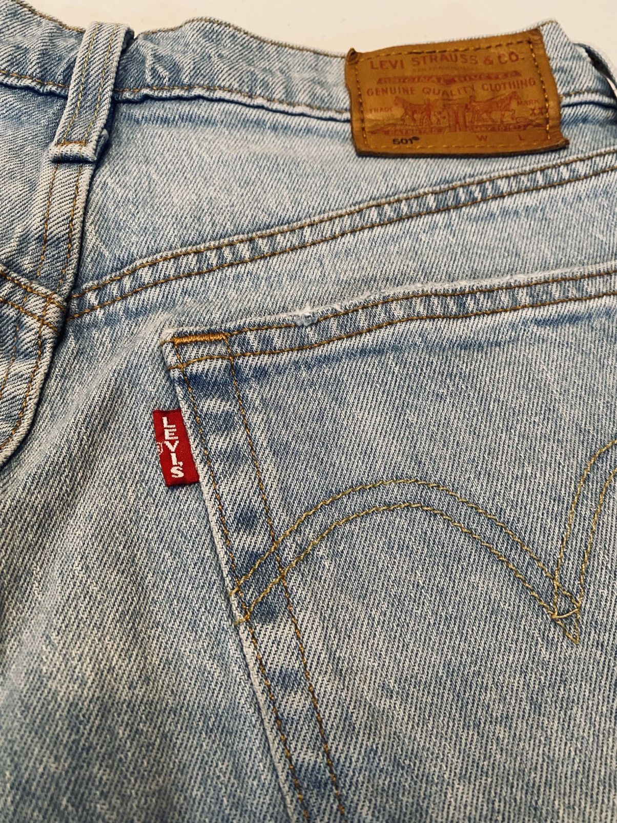 Levi's Levi's Spellout Logo Side Ribbon 501 High Rise Cut Offs 25 Size 25" / US 0 / IT 36 - 8 Thumbnail
