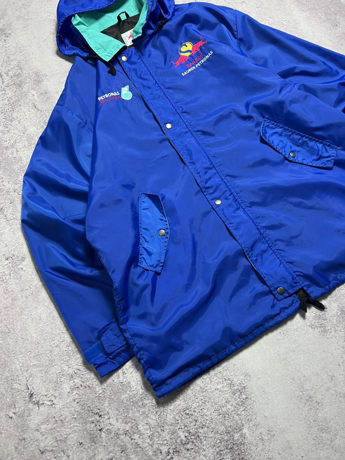 Rain Jacket Mercedes Petronas Regenjacke Red Bull Sauber Petronas