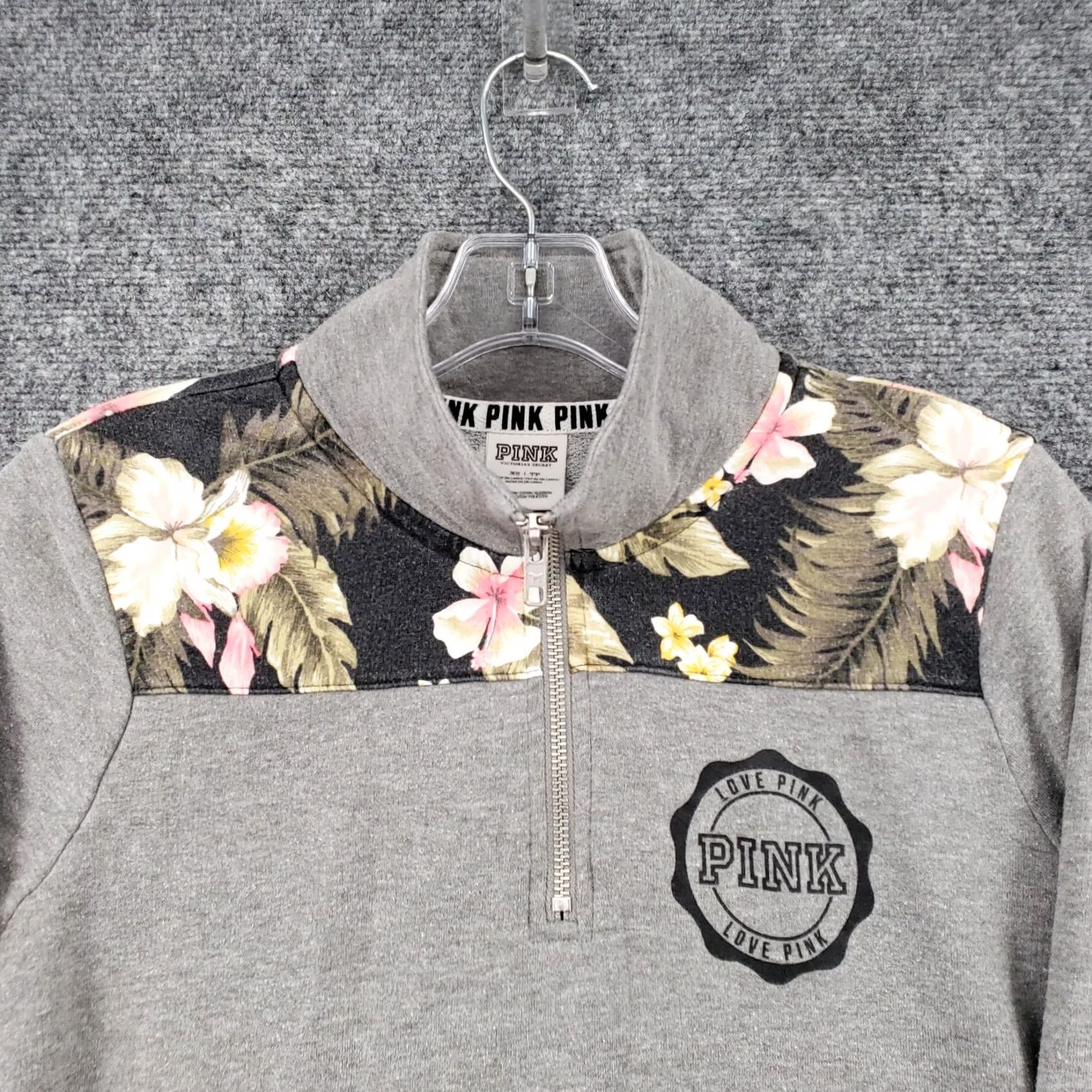 Victoria's Secret Victoria's Secret PINK Sweatshirt Womens XS Gray Henley Mock Neck Long Sleeve Floral Pattern Size XS / US 0-2 / IT 36-38 - 2 Thumbnail
