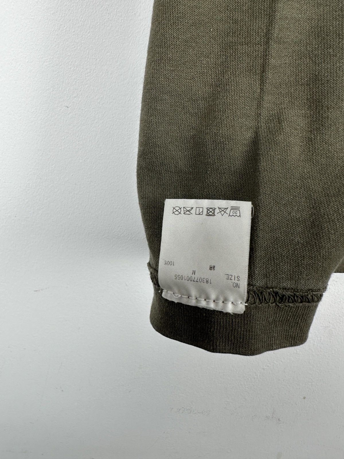 Undefeated Vintage Undefeated Center Logo T Shirt Tee Size US M / EU 48-50 / 2 - 6 Thumbnail