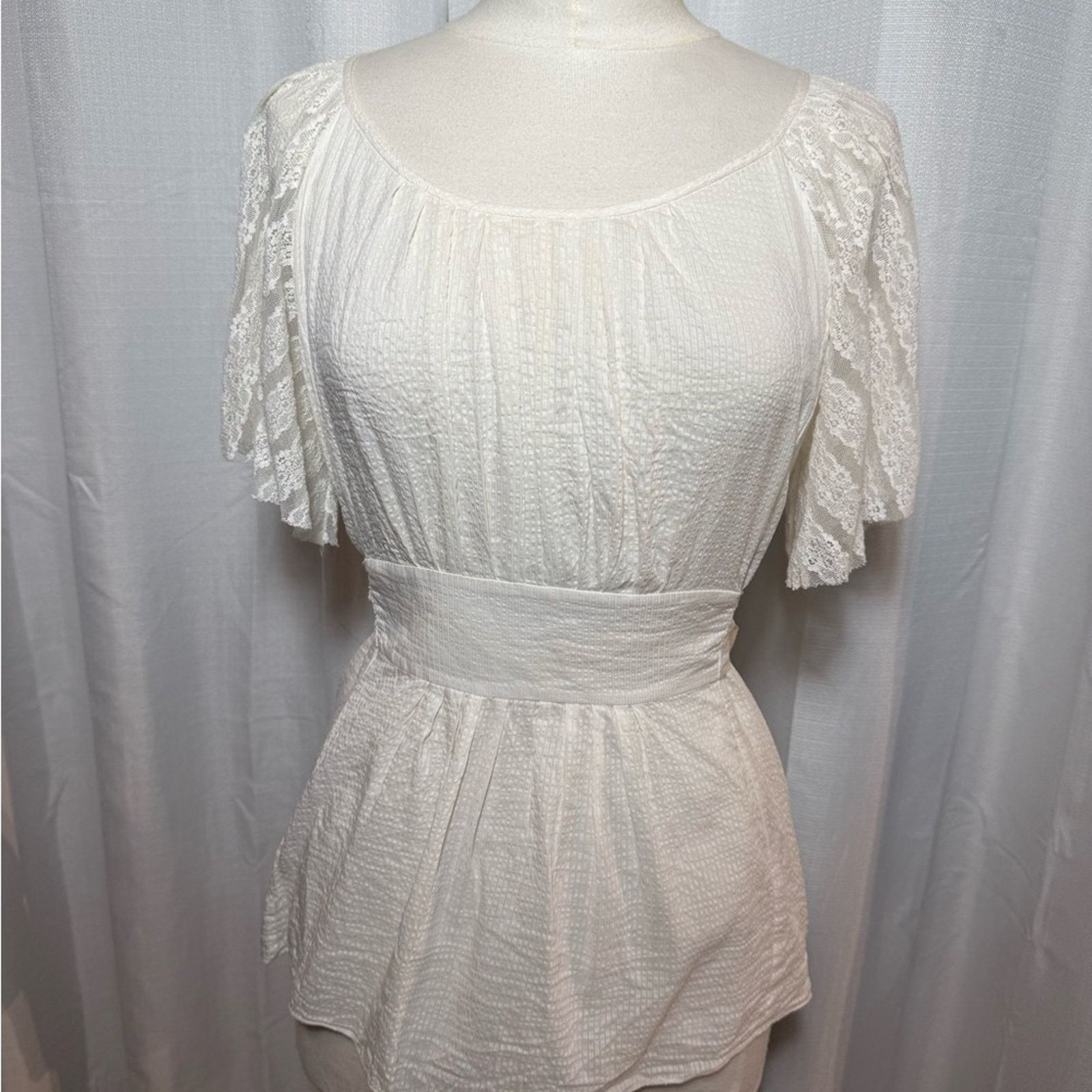 & Other Stories Chic White Lace Flutter Sleeve Blouse Size L / US 10 / IT 46 - 2 Thumbnail