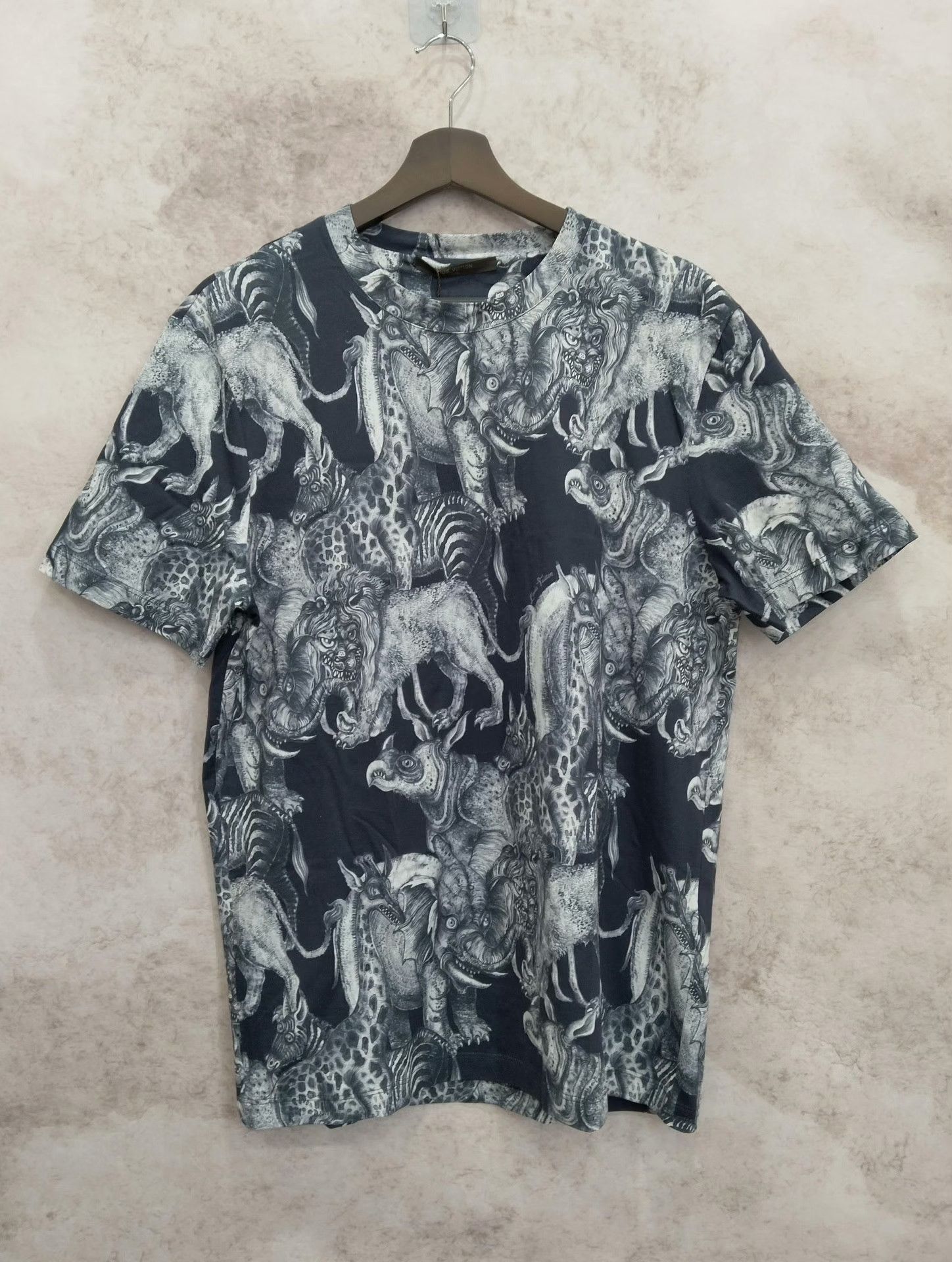 Louis Vuitton Louis Vuitton T-Shirt M Men Size US M / EU 48-50 / 2 - 1 Thumbnail