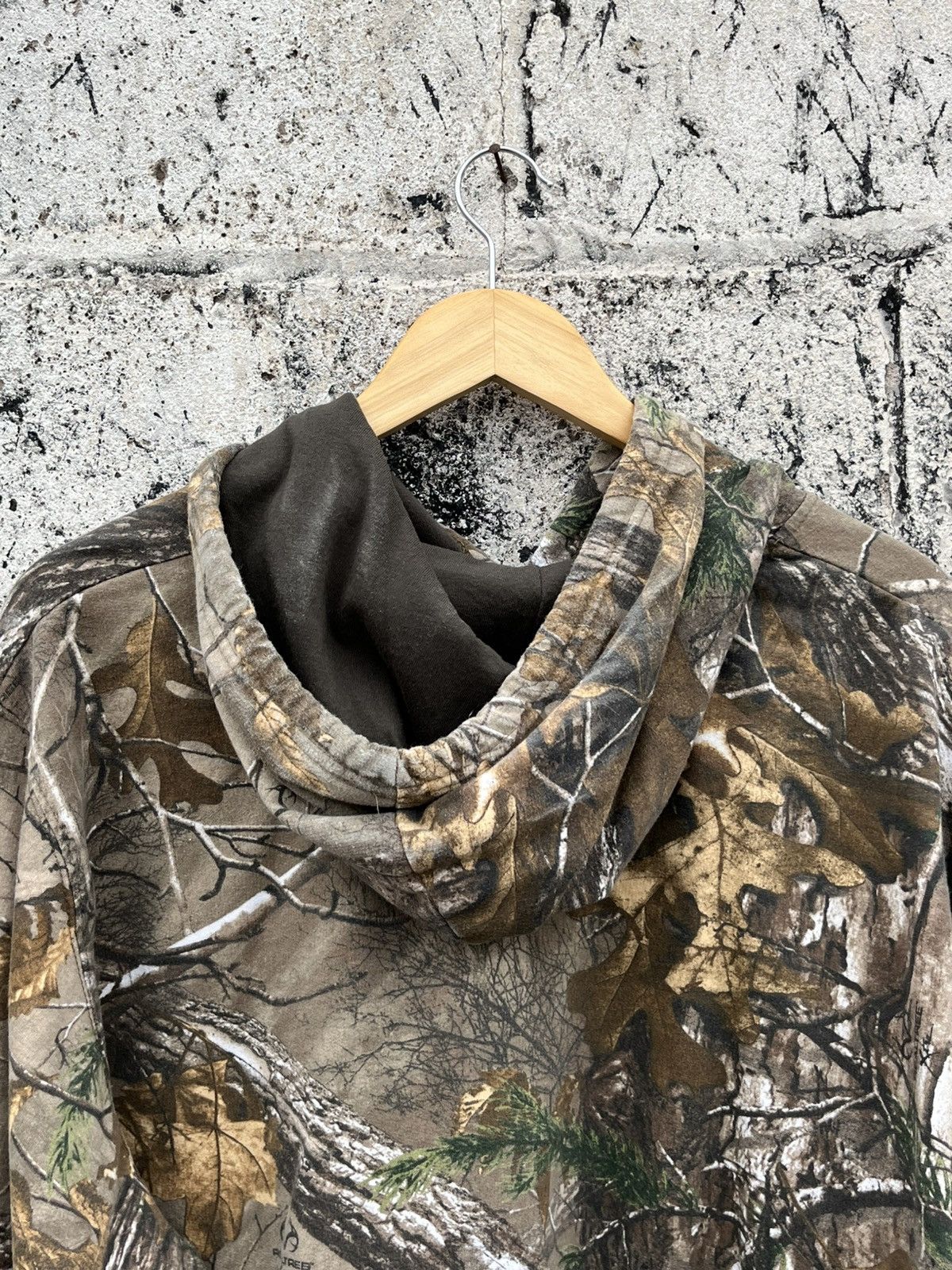 Carhartt Realtree camo boxy fit blank hoodie skater streetwear hype Size US XL / EU 56 / 4 - 8 Thumbnail
