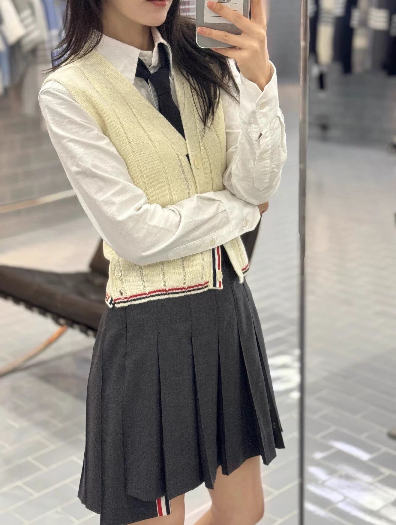 Thom Browne Thom Browne Women's Classic Charcoal Gray Pleated Skirt Size 26" / US 2 / IT 38 - 7 Thumbnail