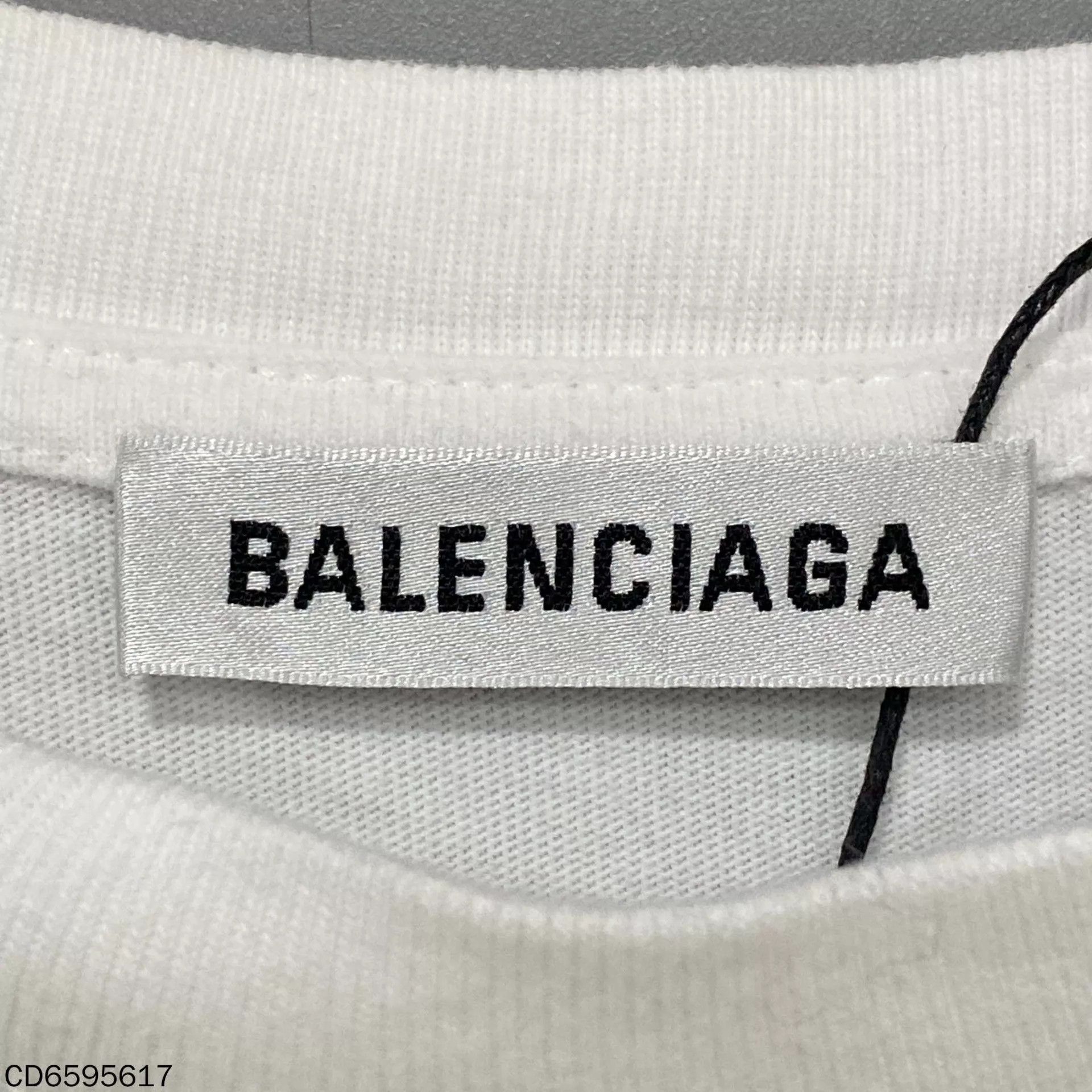 Balenciaga Balenciaga White Band Graphic Print SS Tee XS Size XS / US 0-2 / IT 36-38 - 4 Thumbnail