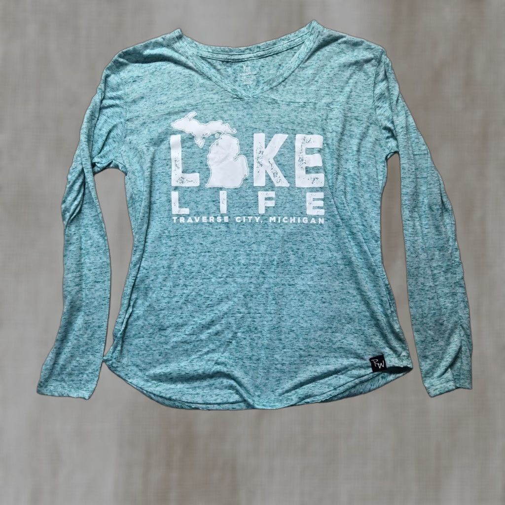 Vintage Traverse City Michigan MI Lake Life Fishing Tee T-Shirt Adult Women's L Large Blue Shirt Womens L"} Size L / US 10 / IT 46 - 1 Thumbnail