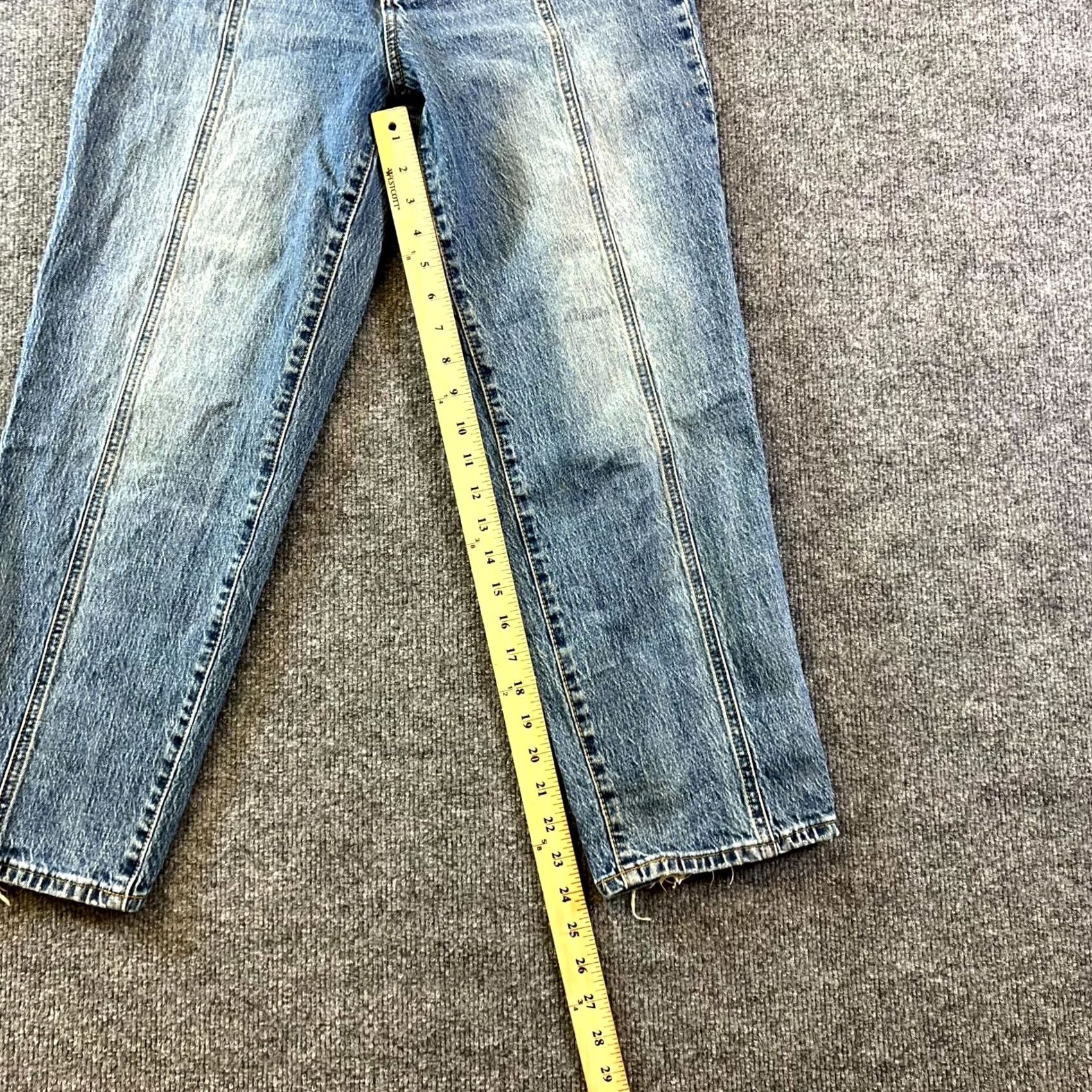 Vintage Universal Thread Jeans Women's 6/28R Blue Denim Medium Wash Straight 5-Pocket Zip Button Seasonal Womens Jeans Size 28" / US 6 / IT 42 - 4 Thumbnail