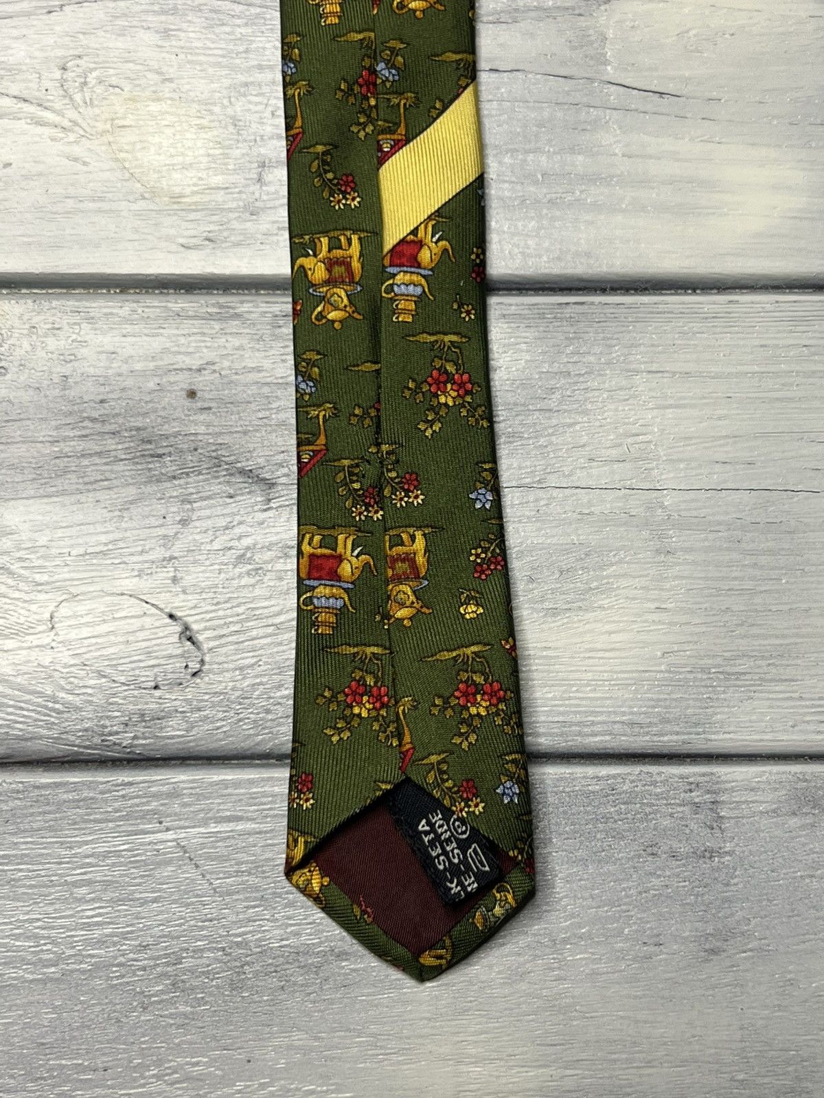 Salvatore Ferragamo Rare Luxury Tie Salvatore Ferragamo Tea Elephant Flowers Size ONE SIZE - 7 Thumbnail