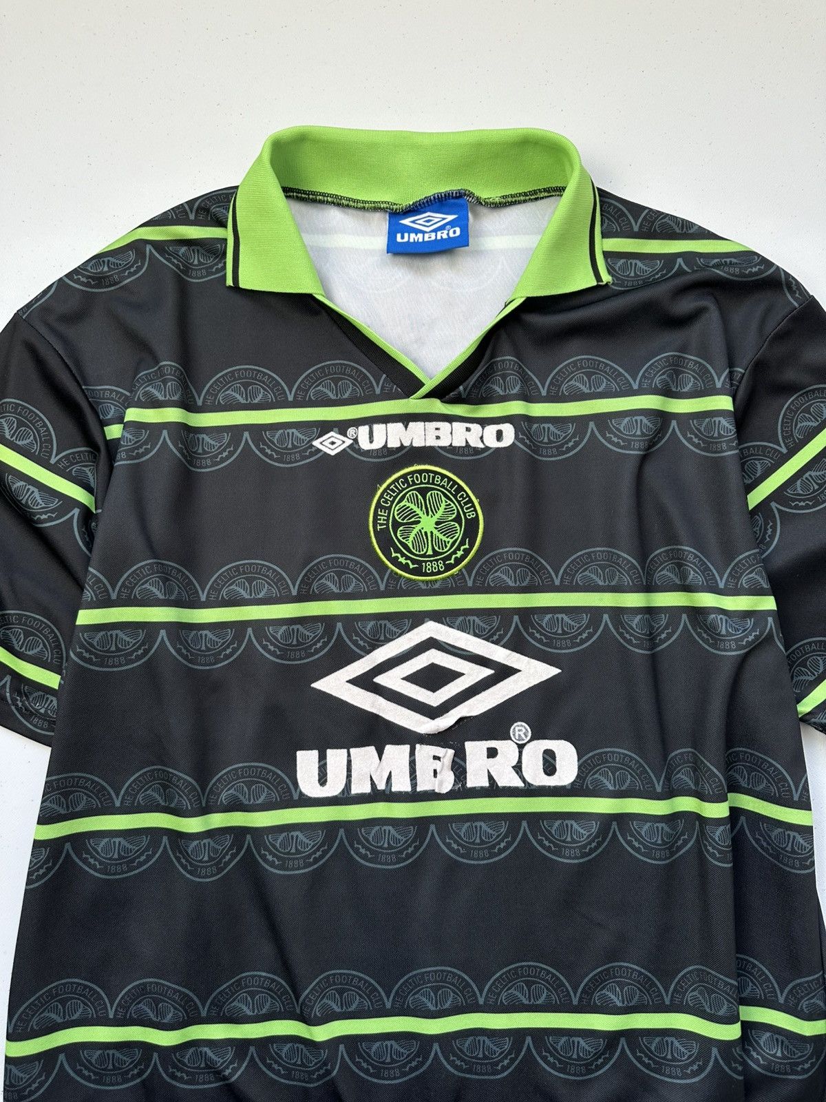 Umbro 90s Vintage Umbro Celtic National Team Jersey 1998-1990 Size US L / EU 52-54 / 3 - 8 Thumbnail