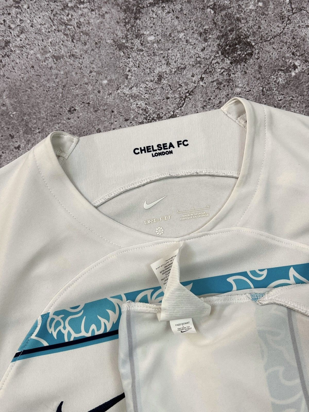 Chelsea Soccer Chelsea London 2022/23 Away #21 Ben Chilwell Soccer Jersey Size US L / EU 52-54 / 3 - 6 Thumbnail