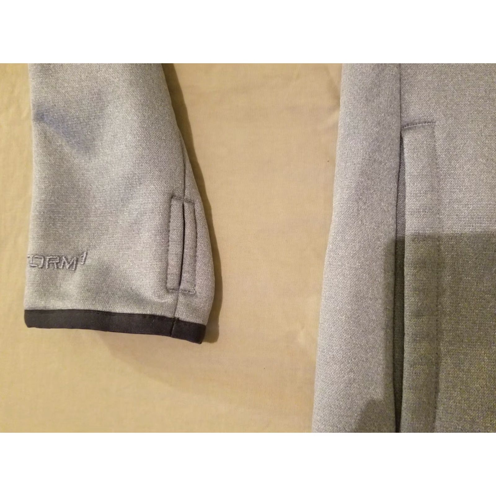 Under Armour Womens Under Armour Jacket S Small Gray Athletic Gym Workout Shirt Hoodie? Size S / US 4 / IT 40 - 4 Thumbnail