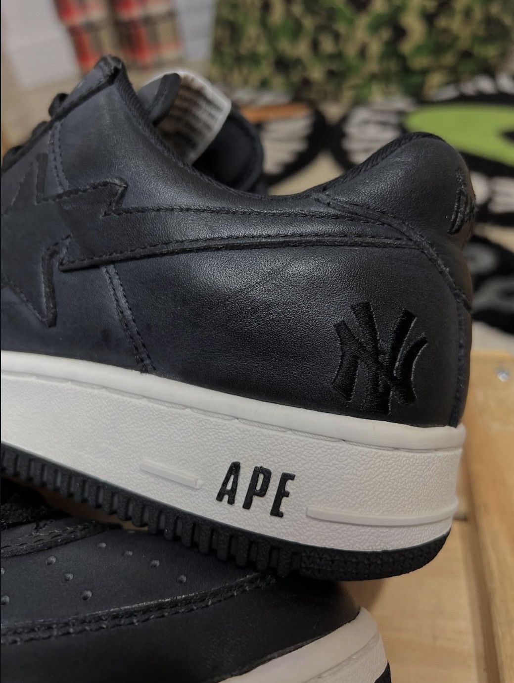 Bape 2004 A Bathing Ape x Neighborhood Black Bapesta 1 out of 100 Size US 9.5 / EU 42-43 - 2 Thumbnail