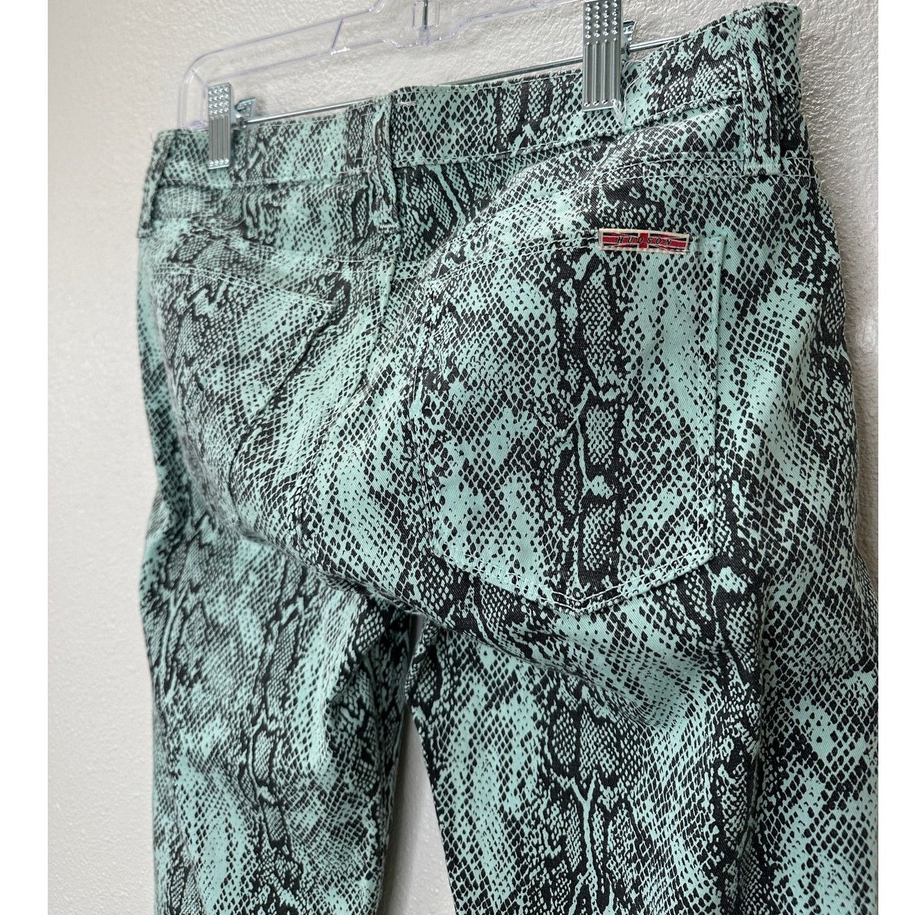 Hudson Hudson Teal & Black Snakeprint Nico Skinny Midrise Jean 26 Size 26" / US 2 / IT 38 - 7 Thumbnail