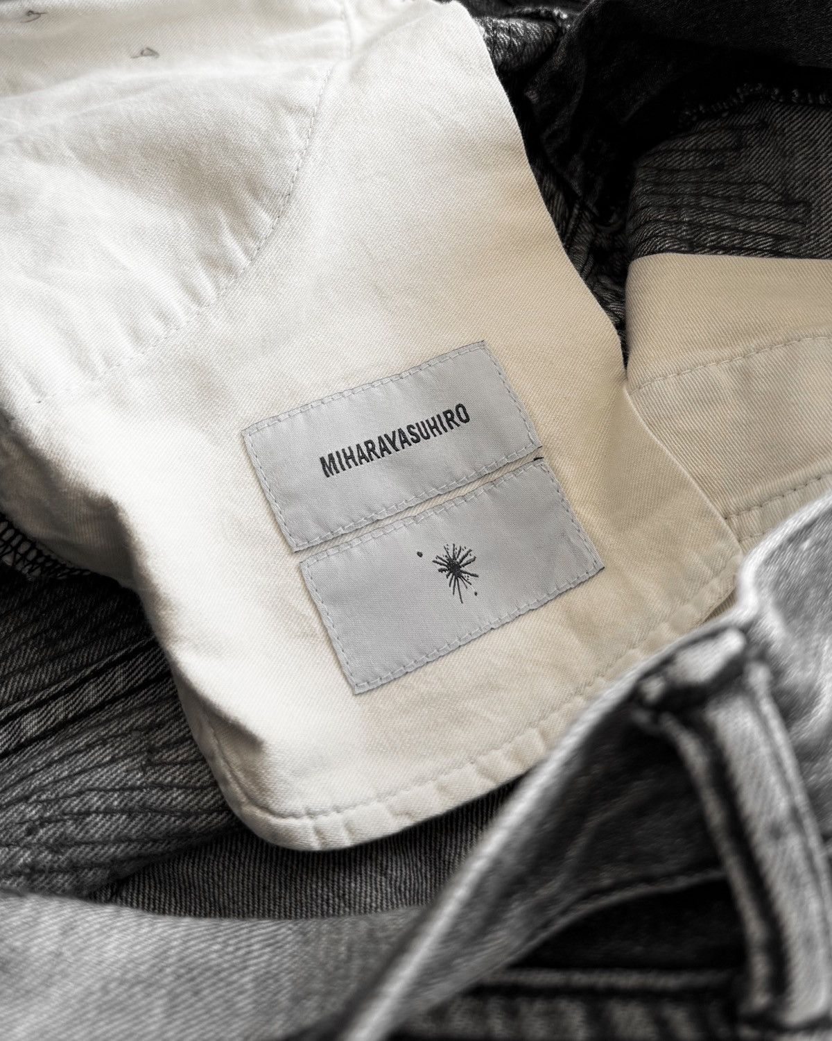Maison MIHARA YASUHIRO MIHARAYASUHIRO DISTRESSED DENIM SHORTS Size US 29 - 9 Thumbnail