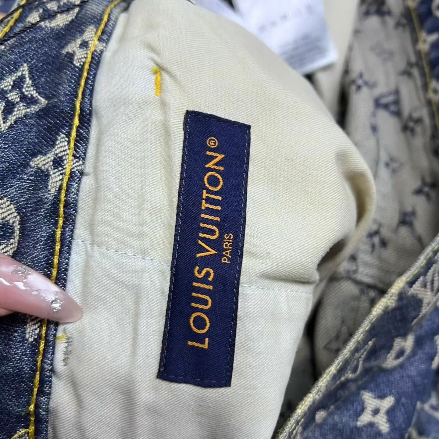 Louis Vuitton Louis Vuitton Blue Pleated All Over Print Jeans Size US 33 - 3 Thumbnail