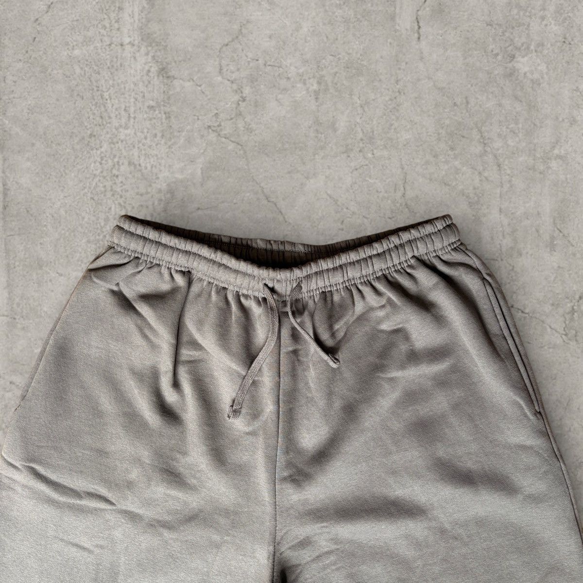 Japanese Brand Wide leg Japanese style jersey shorts in grey beige. Size L Size US 34 / EU 50 - 4 Thumbnail