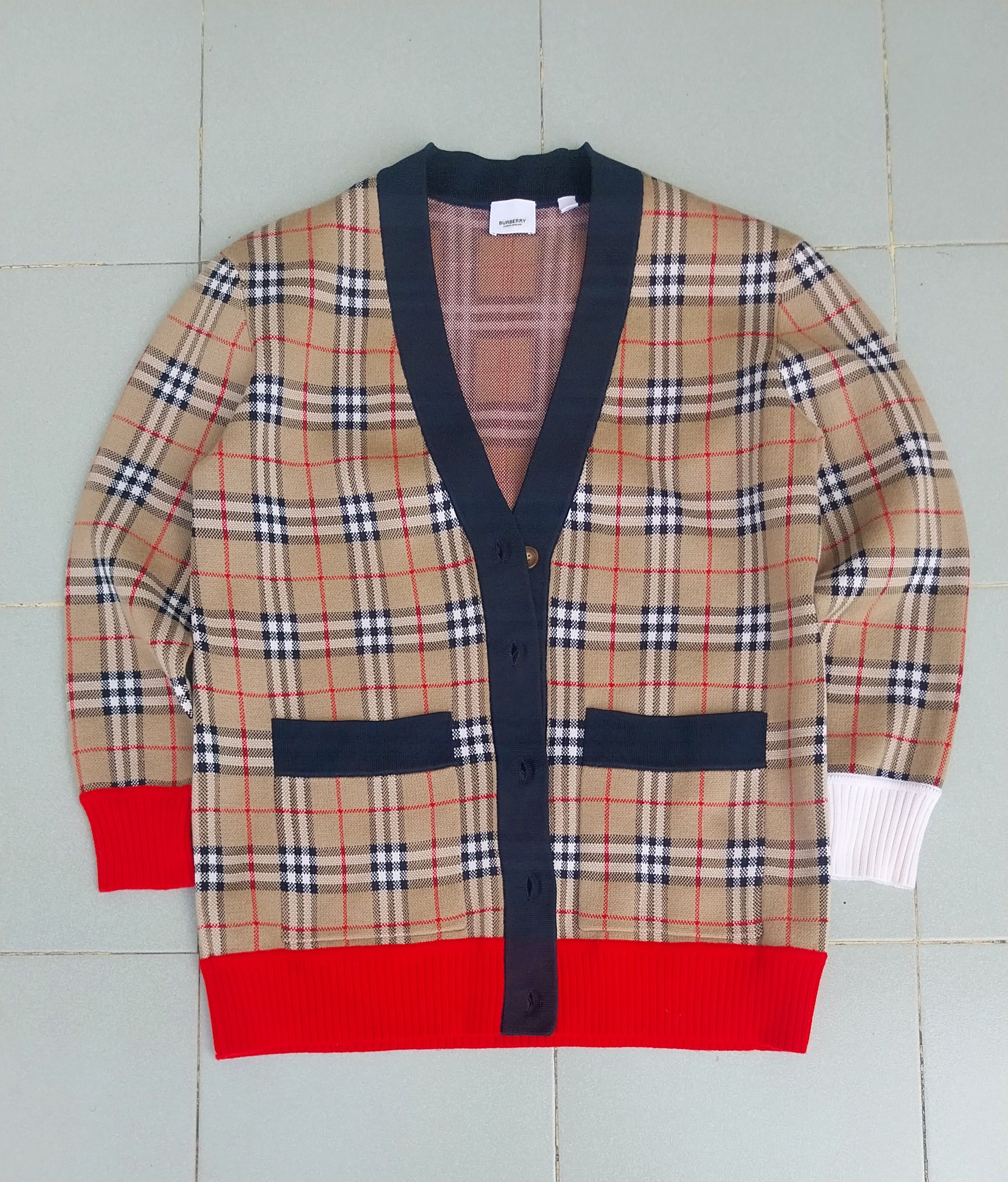 Burberry Plaided Burberry Beige Glaisnock Cardigan Jacket Size L / US 10 / IT 46 - 1 Thumbnail