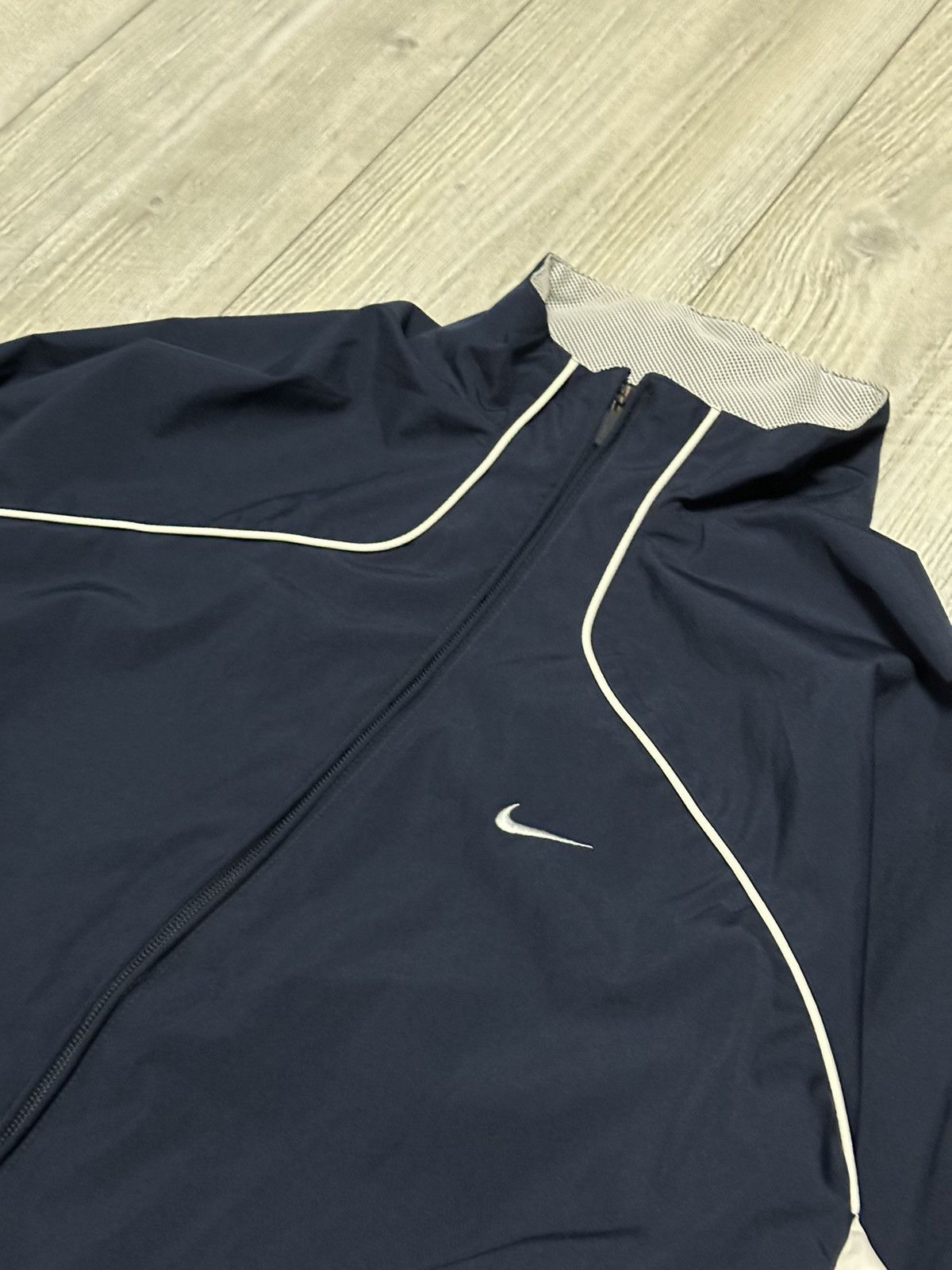 Nike Vintage Nike Swoosh Nylon Boxy Zip Jacket Y2K M Size US M / EU 48-50 / 2 - 3 Thumbnail