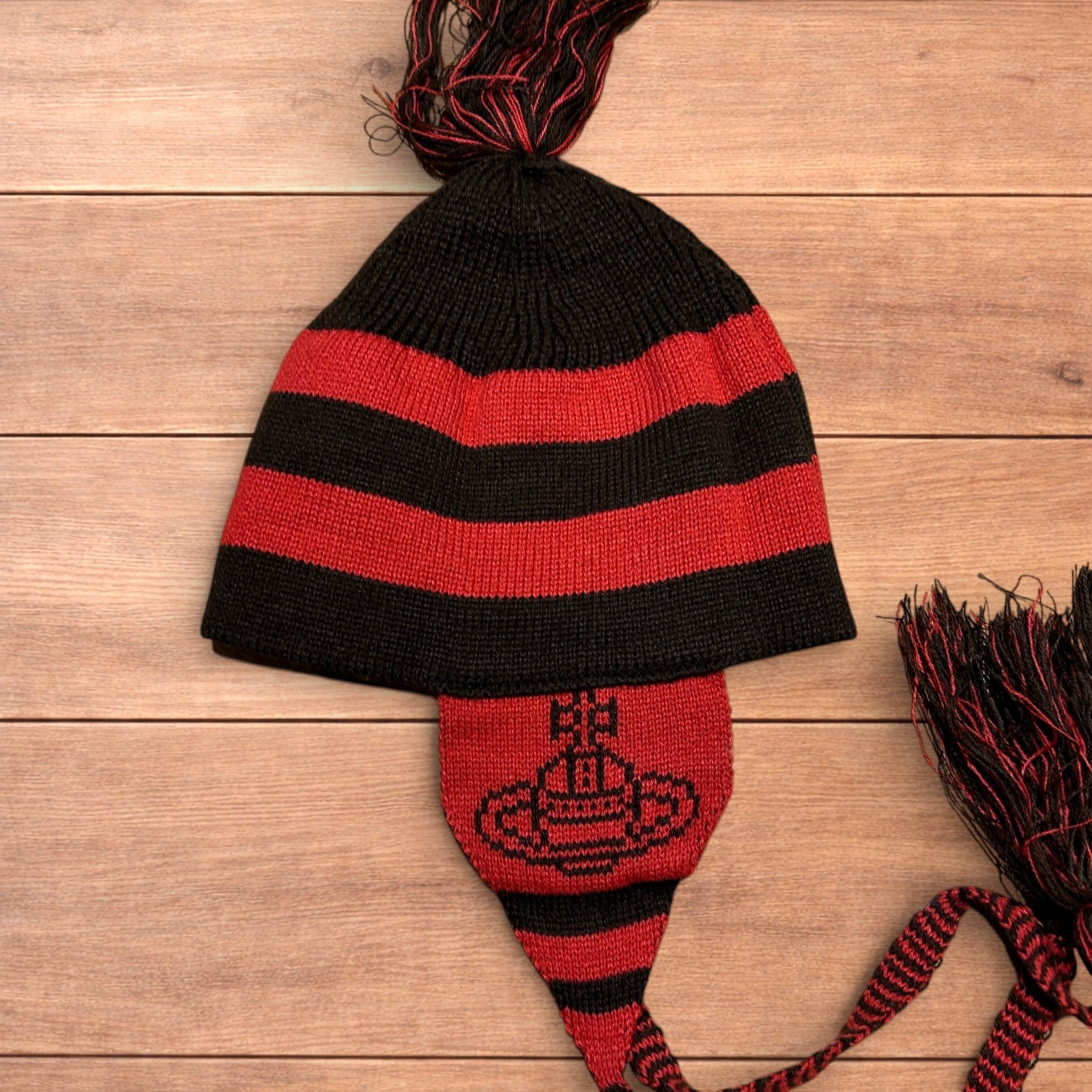 Japanese Brand Vintage style Dappy ear flap bobble hat in black/red. Size ONE SIZE - 3 Thumbnail
