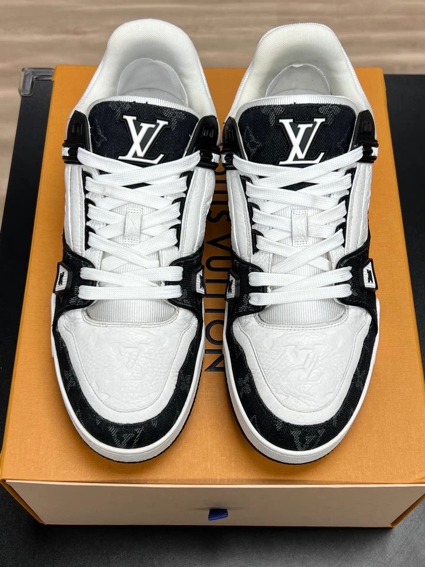 Louis Vuitton LV Trainer Sneakers K15 Size US 8 / EU 41 - 3 Thumbnail
