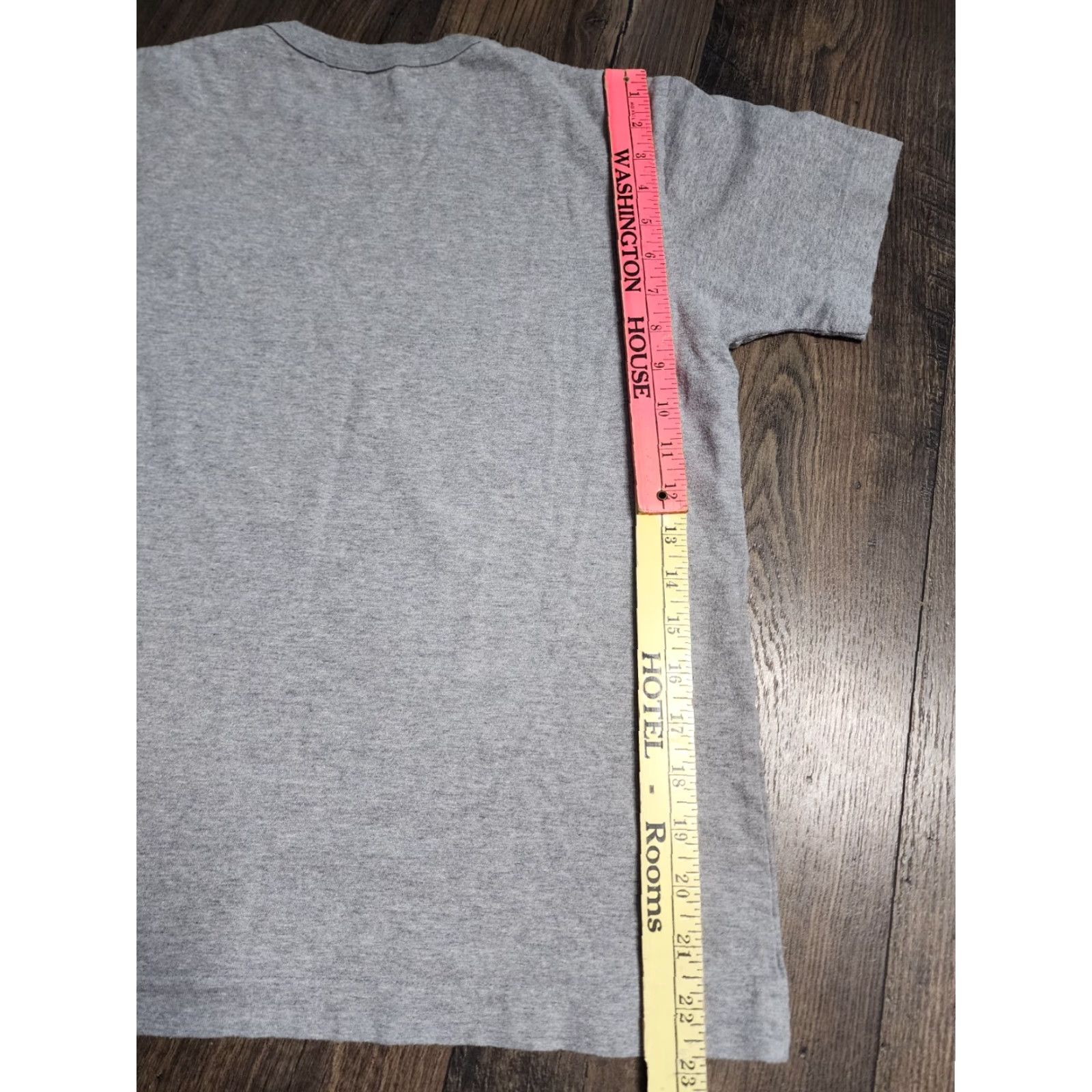 Comme des Garcons Girl Comme Des Garcons Play Gray Cropped T-Shirt Womens Size M Short Sleeve Heart Design Size M / US 6-8 / IT 42-44 - 2 Thumbnail
