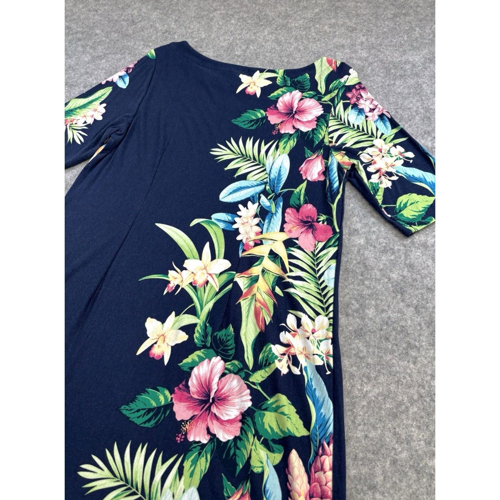 Tommy Bahama Tommy Bahama Shift Dress Navy Floral Tropicalia Boat Neck Short Sleeve Knee Length M Regular Women Viscose Spandex Stretch Jersey Used Size M / US 6-8 / IT 42-44 - 4 Thumbnail