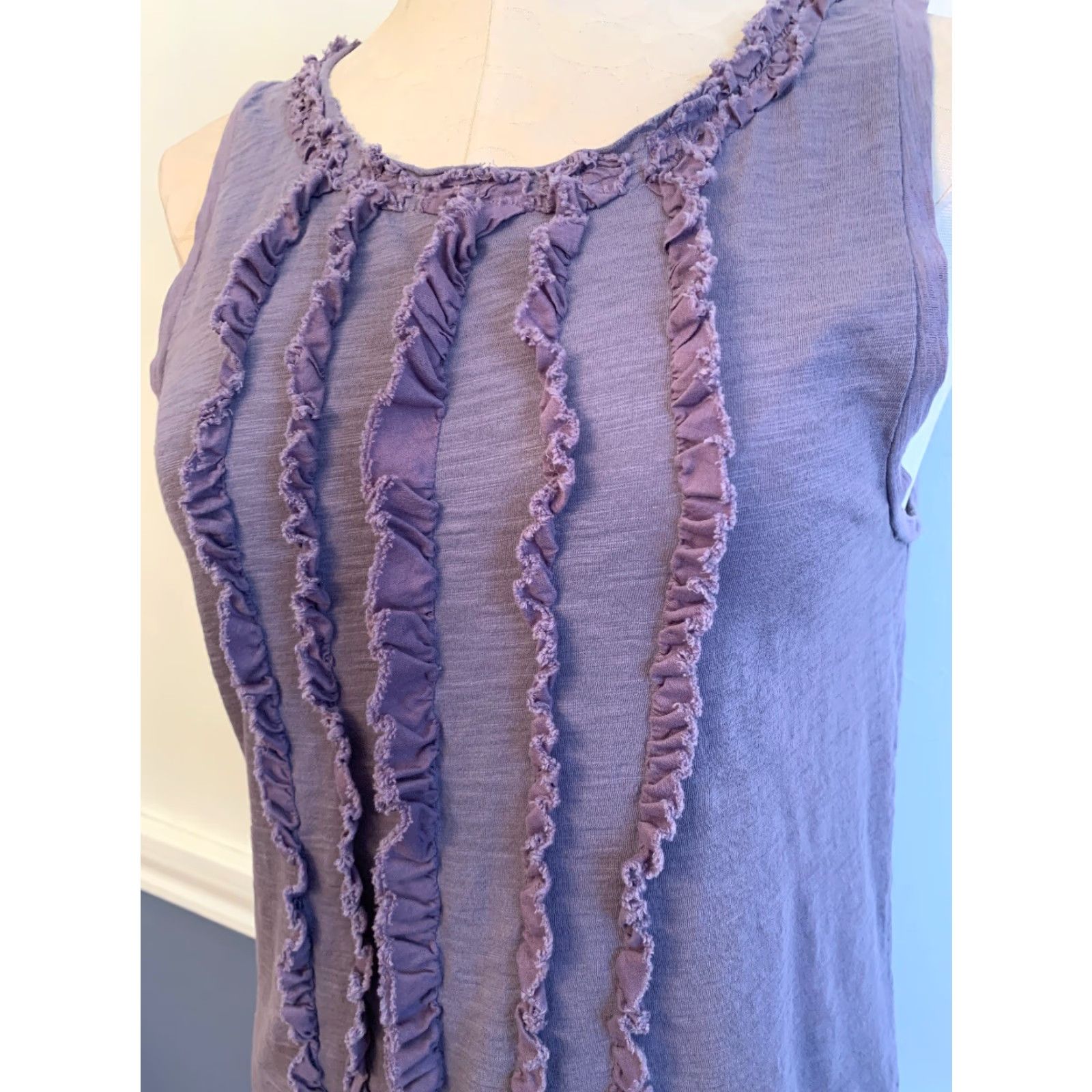 J.Crew VINTAGE Small J.Crew Purple Tank Muted Purple Knit Ruffle Front Style Sleeveless Women's Size S / US 4 / IT 40 - 3 Thumbnail