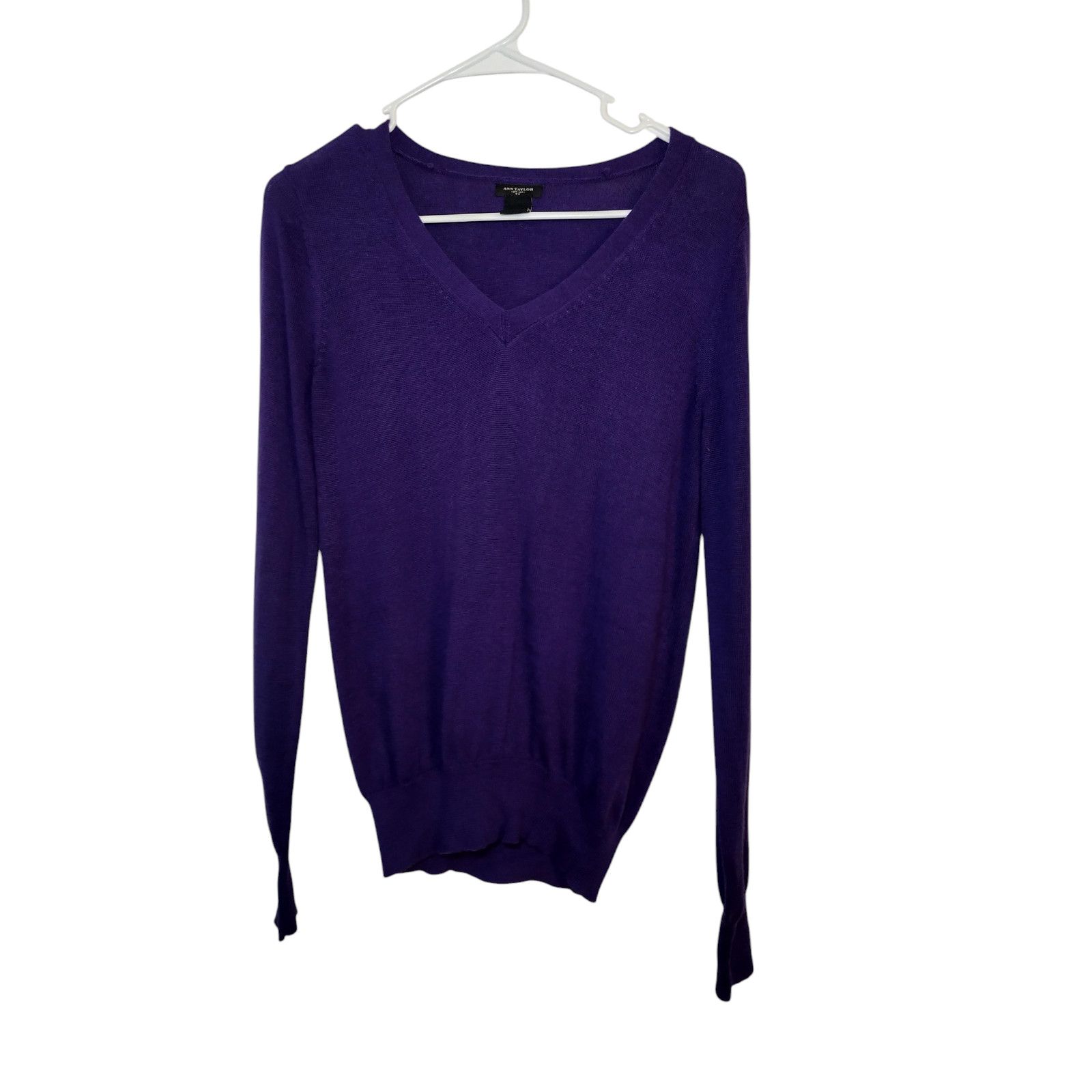 Ann Taylor Ann Taylor Sweater Long Sleeves V-Neck Knit Purple Size 4 Size S / US 4 / IT 40 - 7 Thumbnail