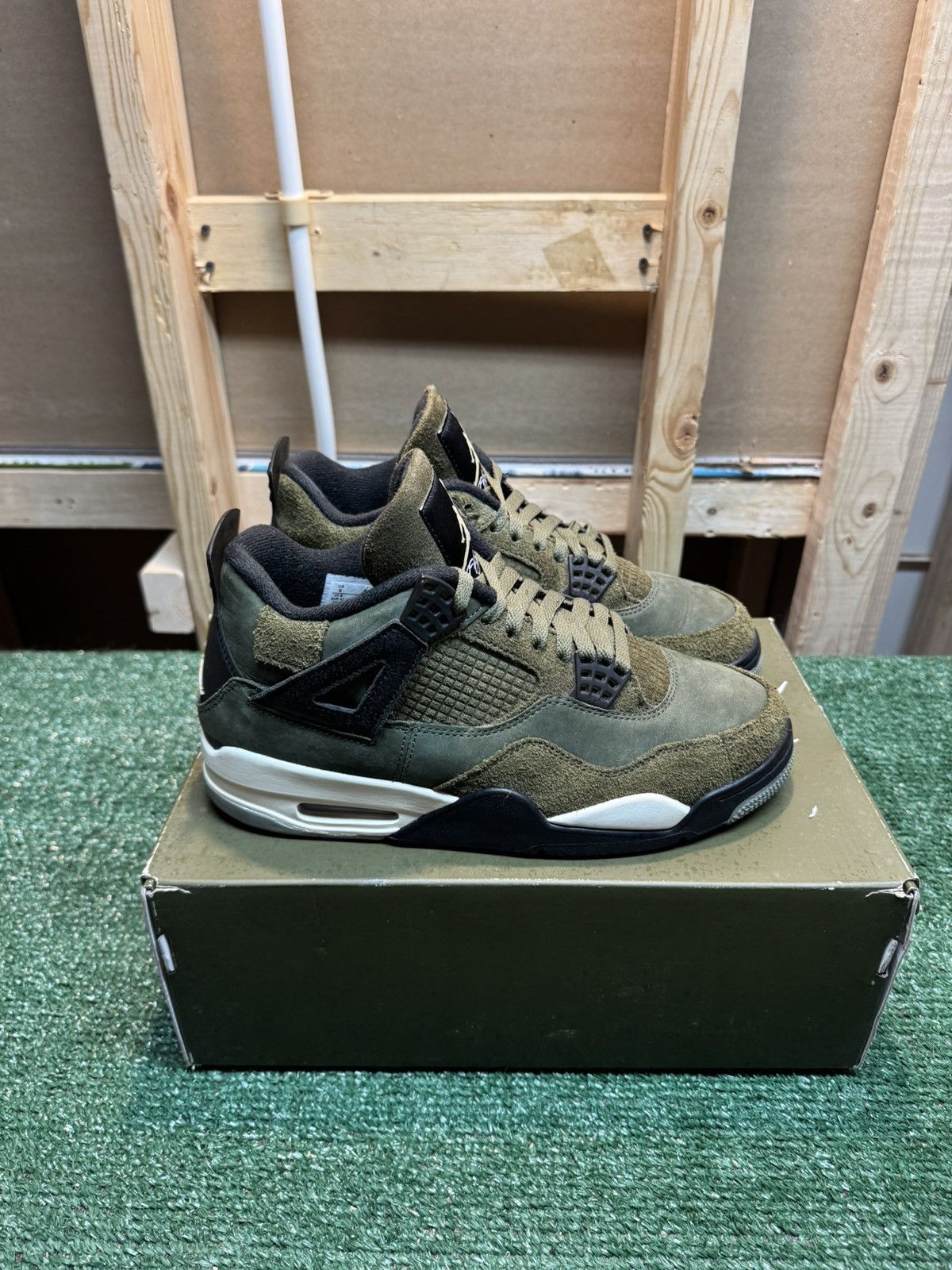 Jordan Brand Jordan Retro 4 Olive Green Size 9 Size US 9 / EU 42 - 10 Thumbnail
