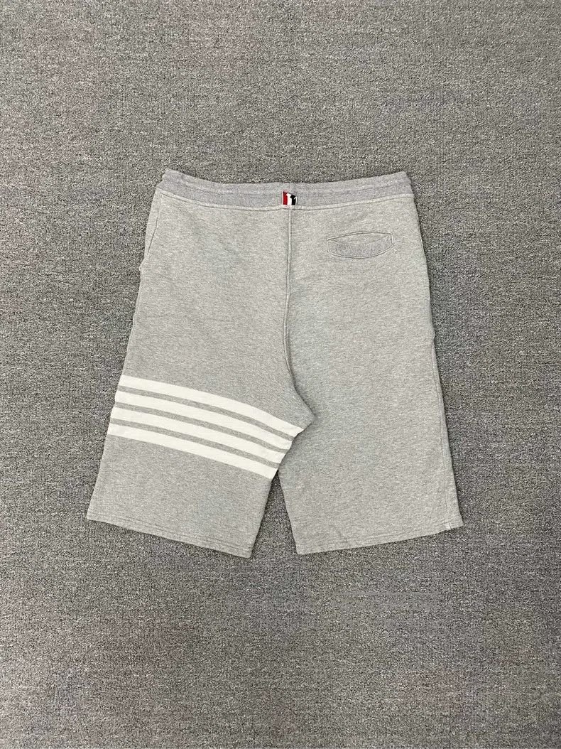 Thom Browne Thom Browne size 4 Short pants gray Size US 37 - 2 Thumbnail