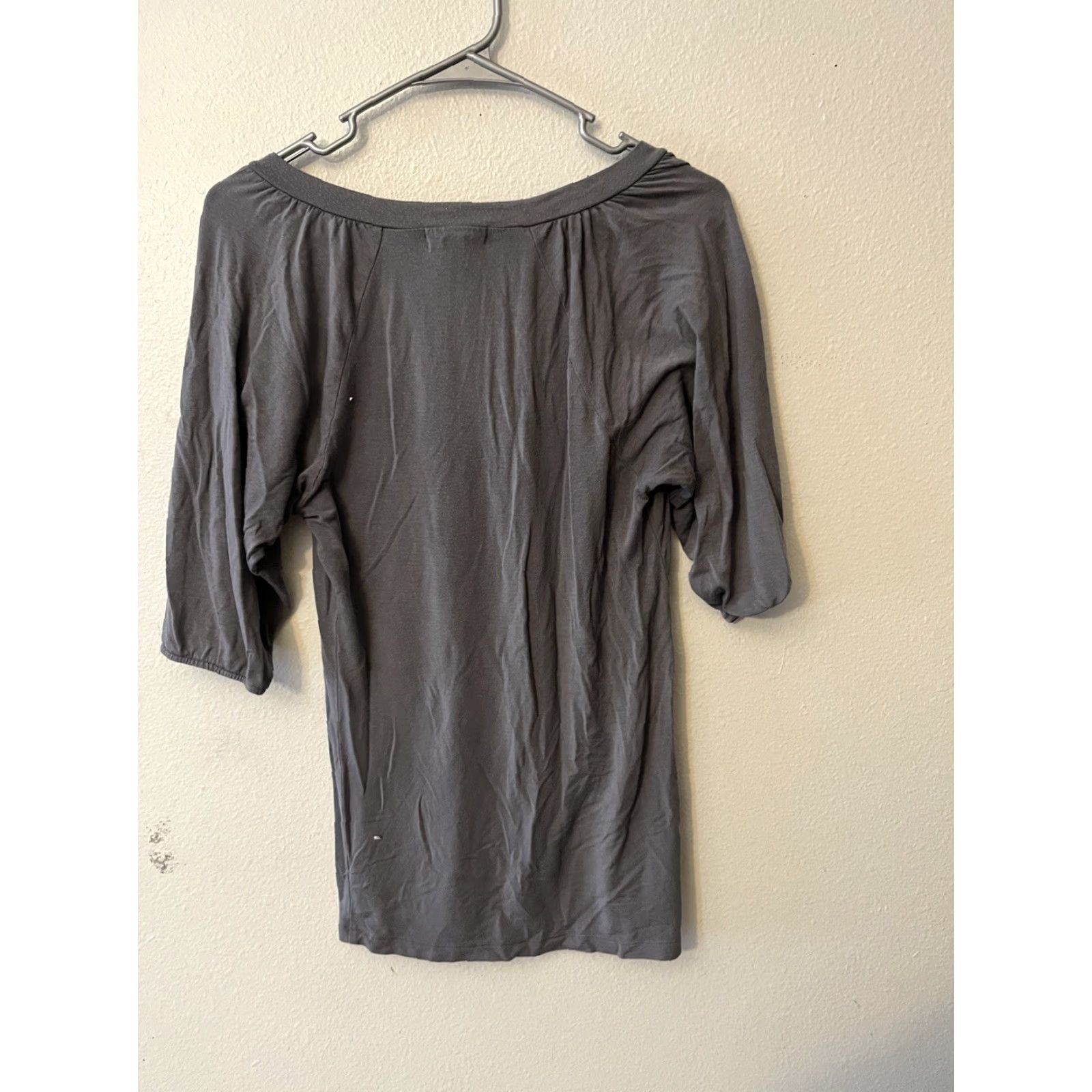 Banana Republic VINTAGE Banana Republic Blouse Womens M Gray Stretch V Neck Modal Capsule Boho Y2K Size M / US 6-8 / IT 42-44 - 2 Thumbnail