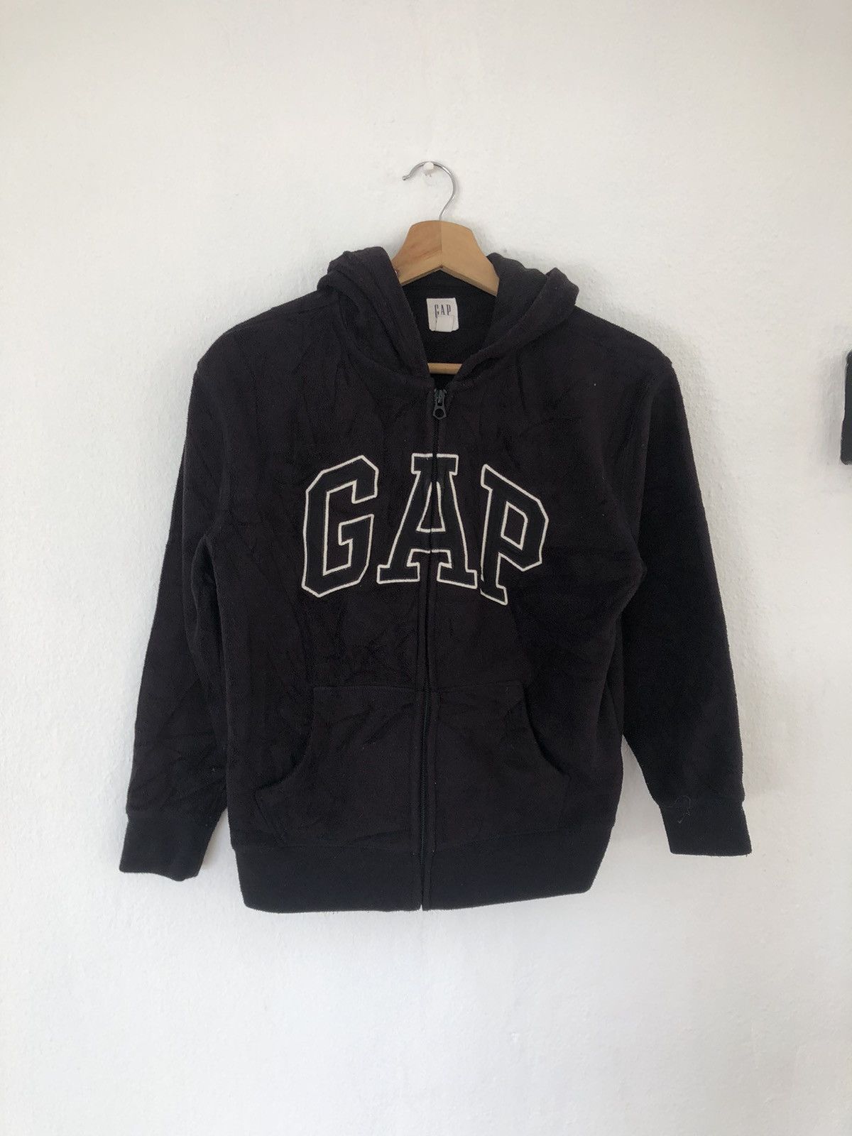 Gap × Japanese Brand Vintage Y2K Gap kids Super black Hoodie Size US S / EU 44-46 / 1 - 1 Thumbnail