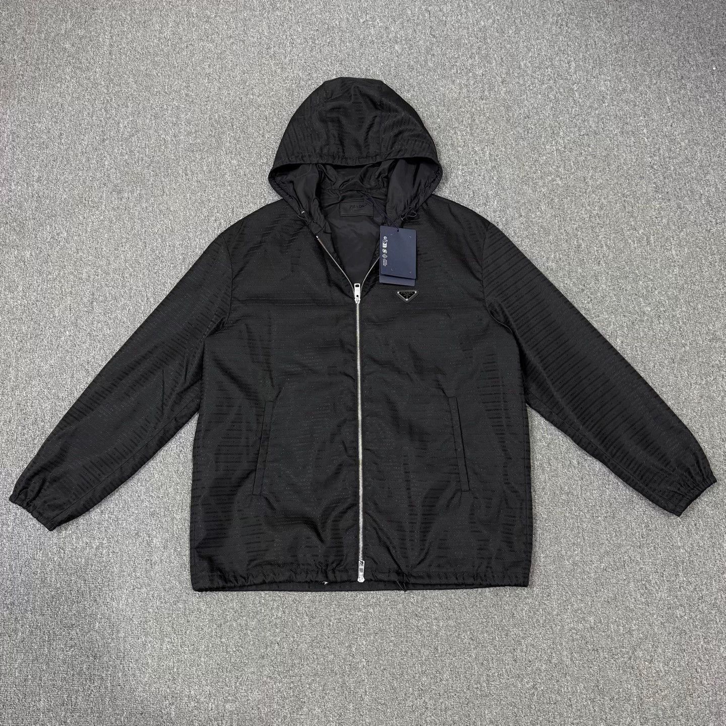 Prada Prada black all-over dragon print jacket M Size US M / EU 48-50 / 2 - 1 Thumbnail