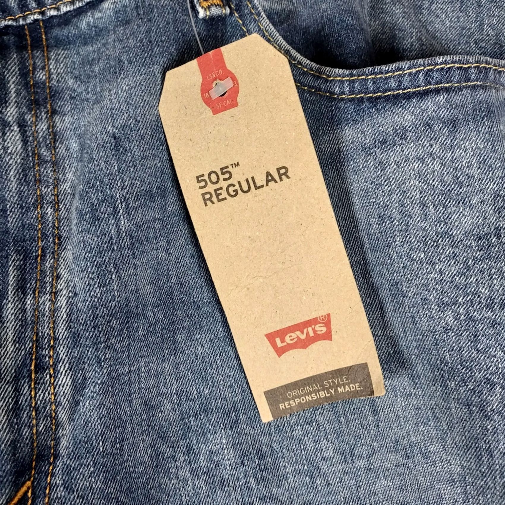 Levi's Levi’s 505 Regular Fit Straight Jeans Men W40 L32 Blue Denim Zip 5-Pocket Cotton Regular Inseam 32 Size US 40 / EU 56 - 7 Thumbnail