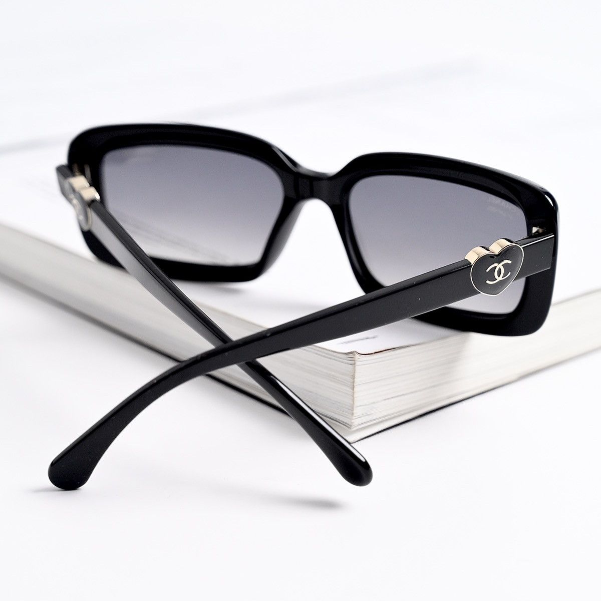 Chanel CHANEL 0CH5520 C622S8 SUNGLASSES Size ONE SIZE - 10 Thumbnail