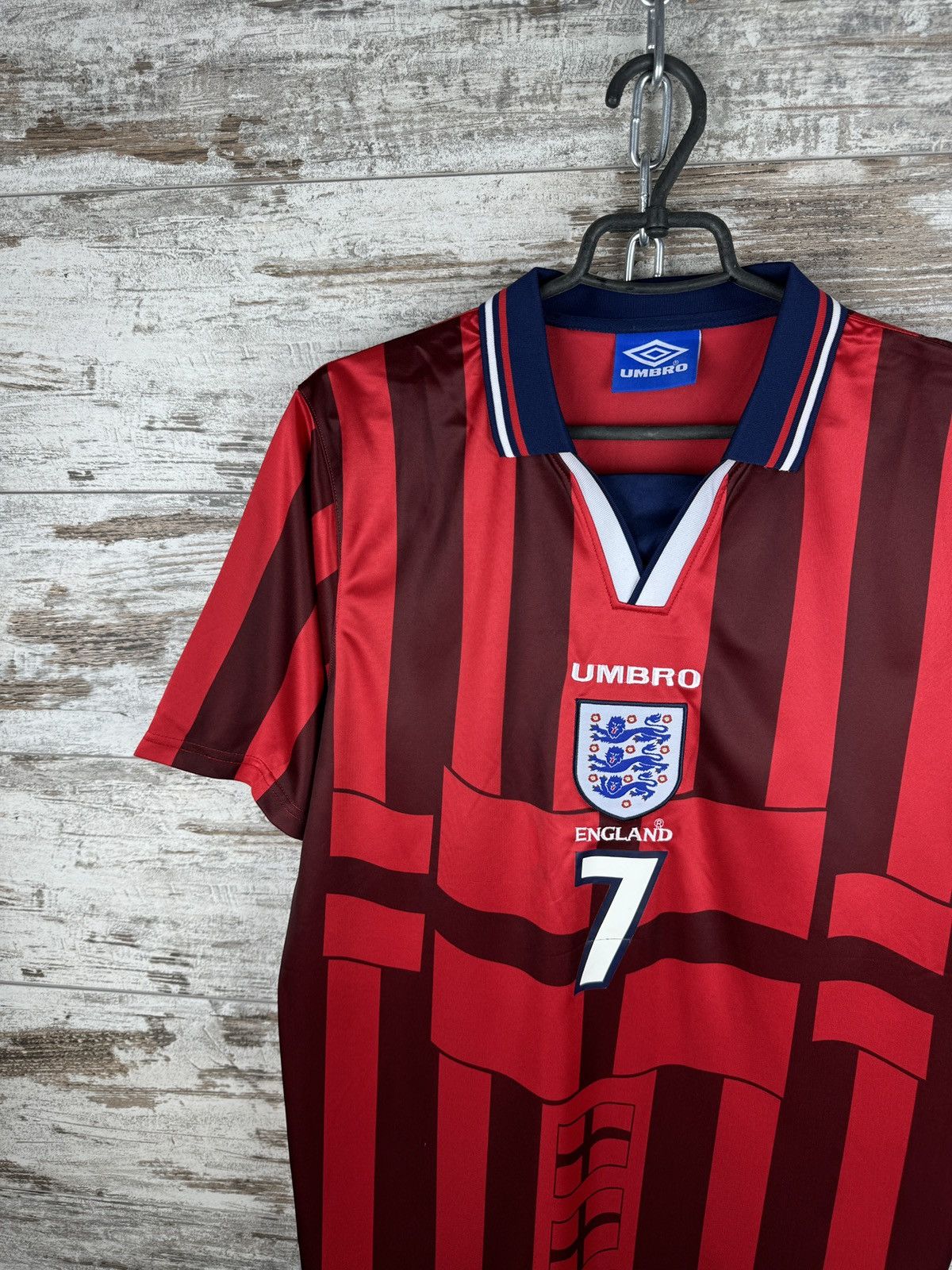 Umbro × Vintage Mens Vintage Umbro England National Team Huckerby T-shirt Size US XL / EU 56 / 4 - 4 Thumbnail