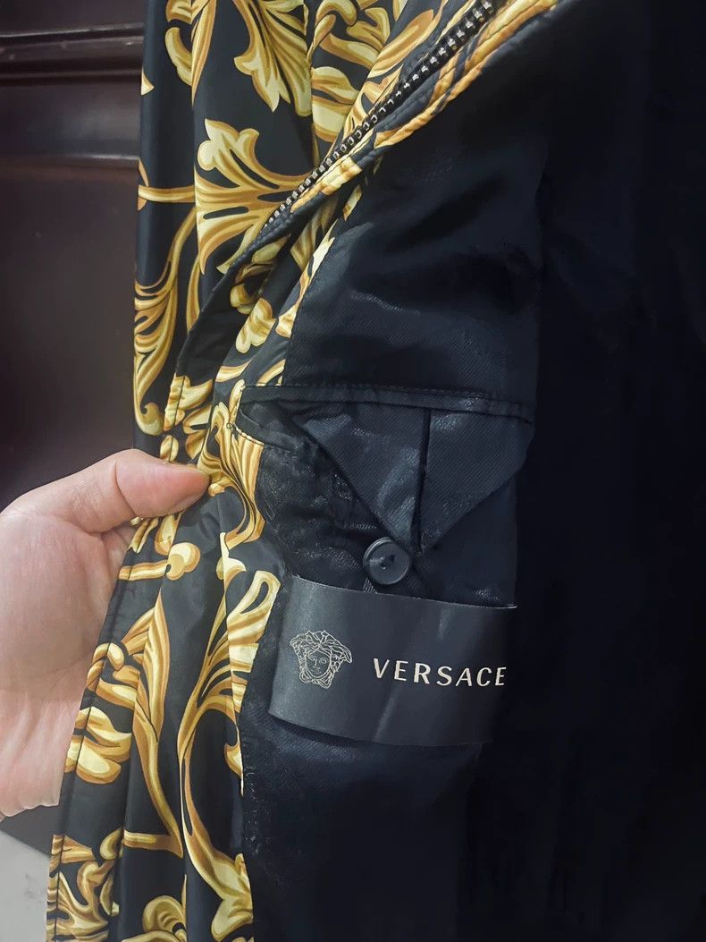 Versace Versace Black gold baroque full seal pilot has a jacket Size US L / EU 52-54 / 3 - 4 Thumbnail